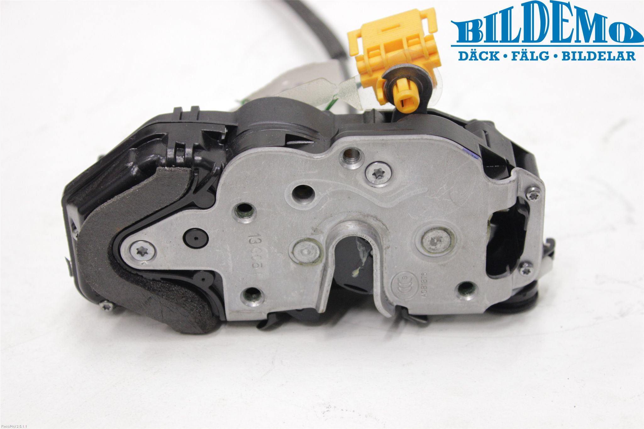 Opel ASTRA J 10-15 Låskista-Dörrlås