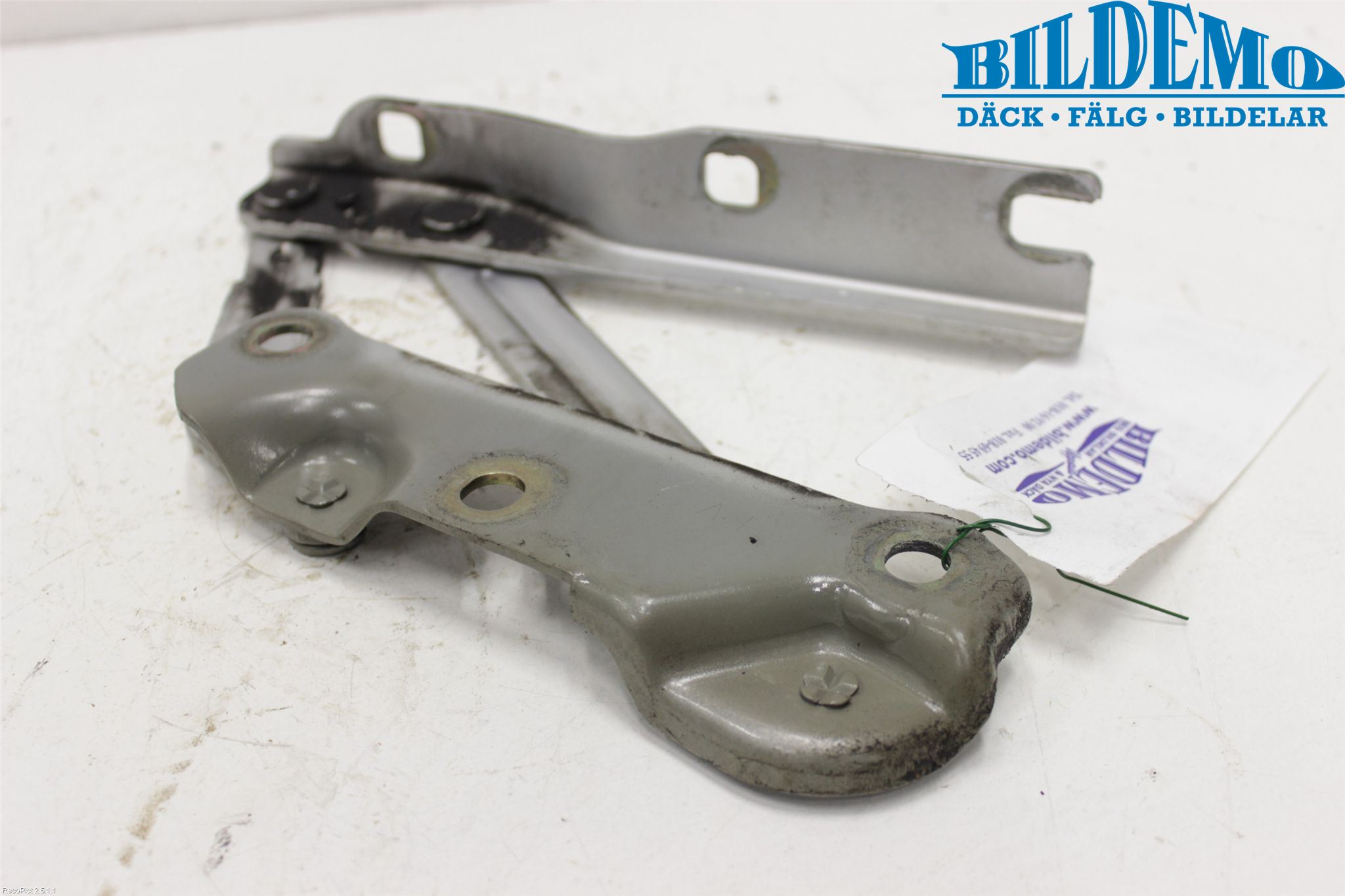 Saab 9-5 -05 Huvgångjärn