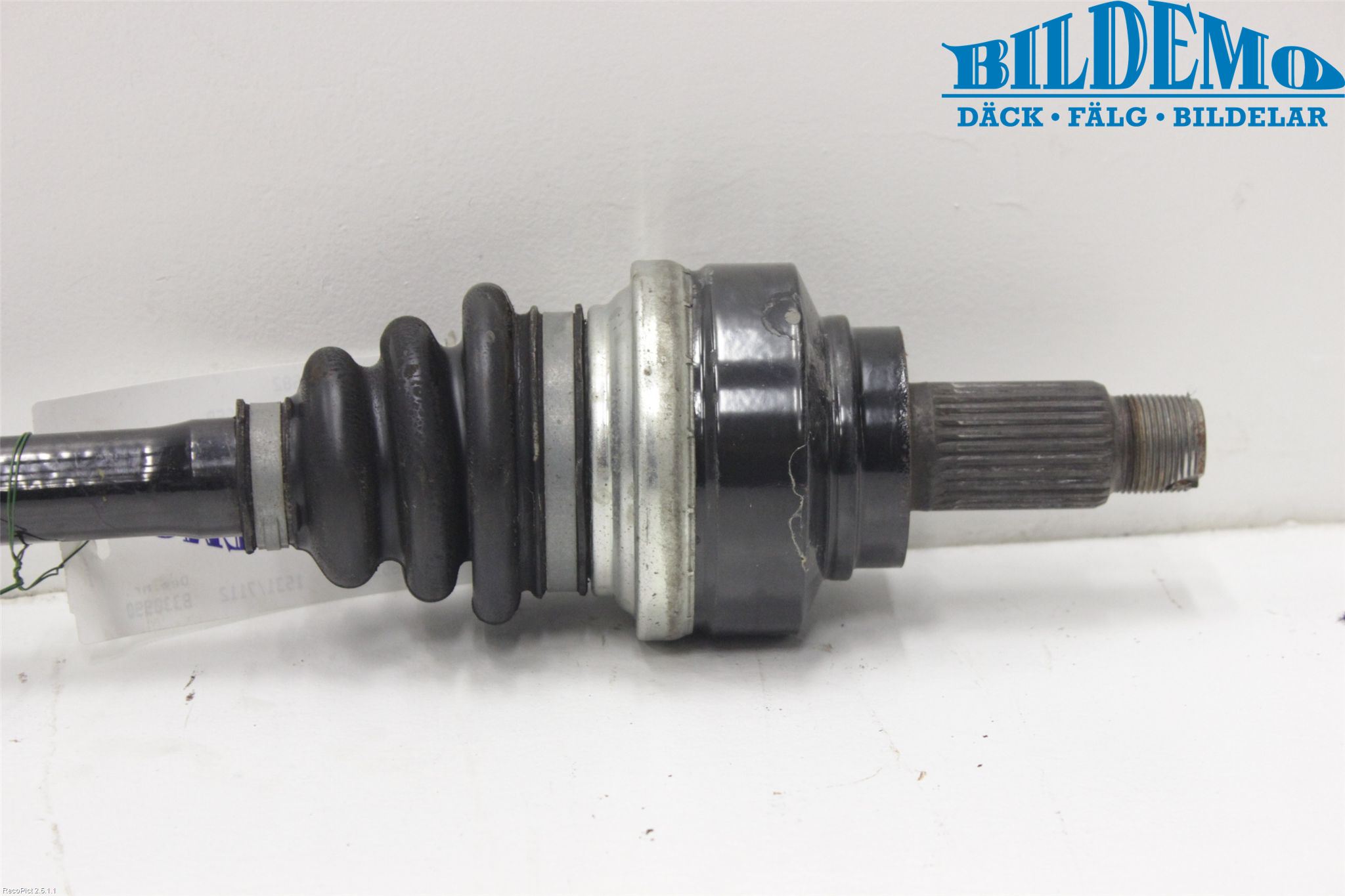 BMW 3 F30/F31/F80 12-19 Drivaxel Bak Höger
