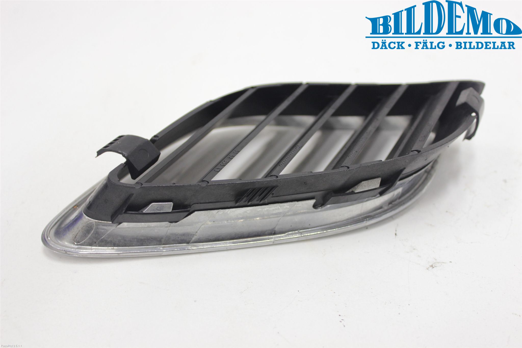 Saab 9-5 -05 Grilldel Vänster