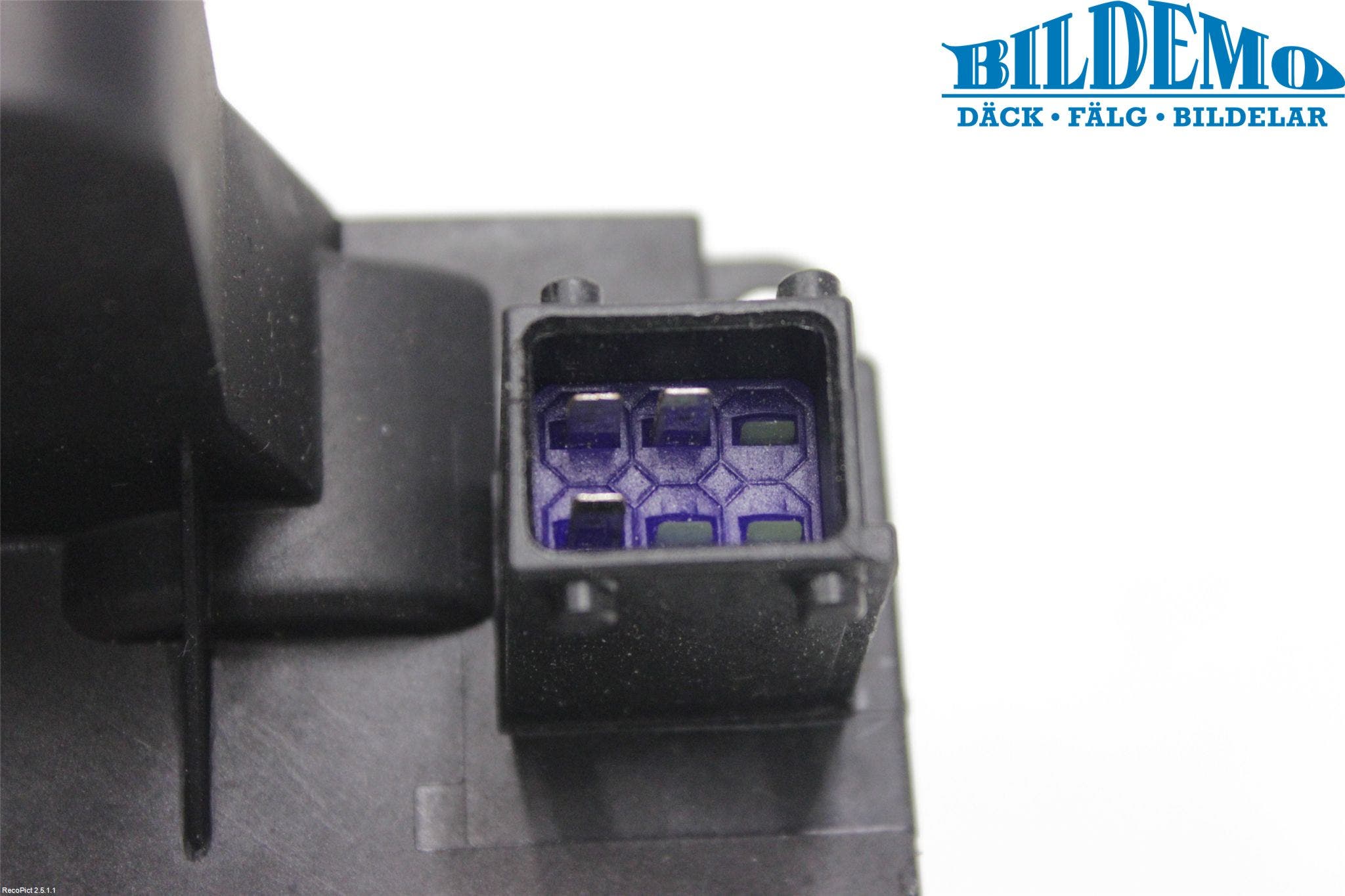 Opel VIVARO 01-14 Låskista-Dörrlås