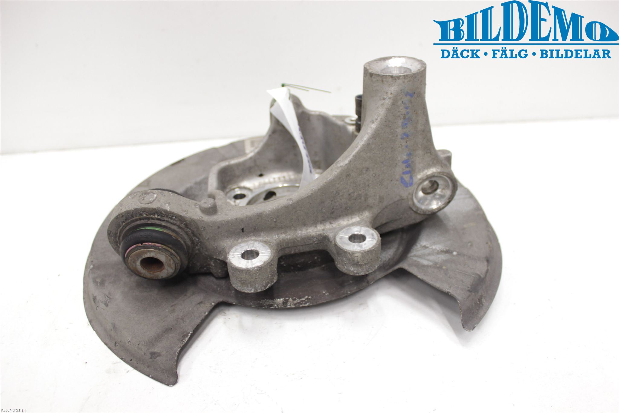 BMW 6 E63/64    02-10 Hjullagerhus-Spindel Hö B