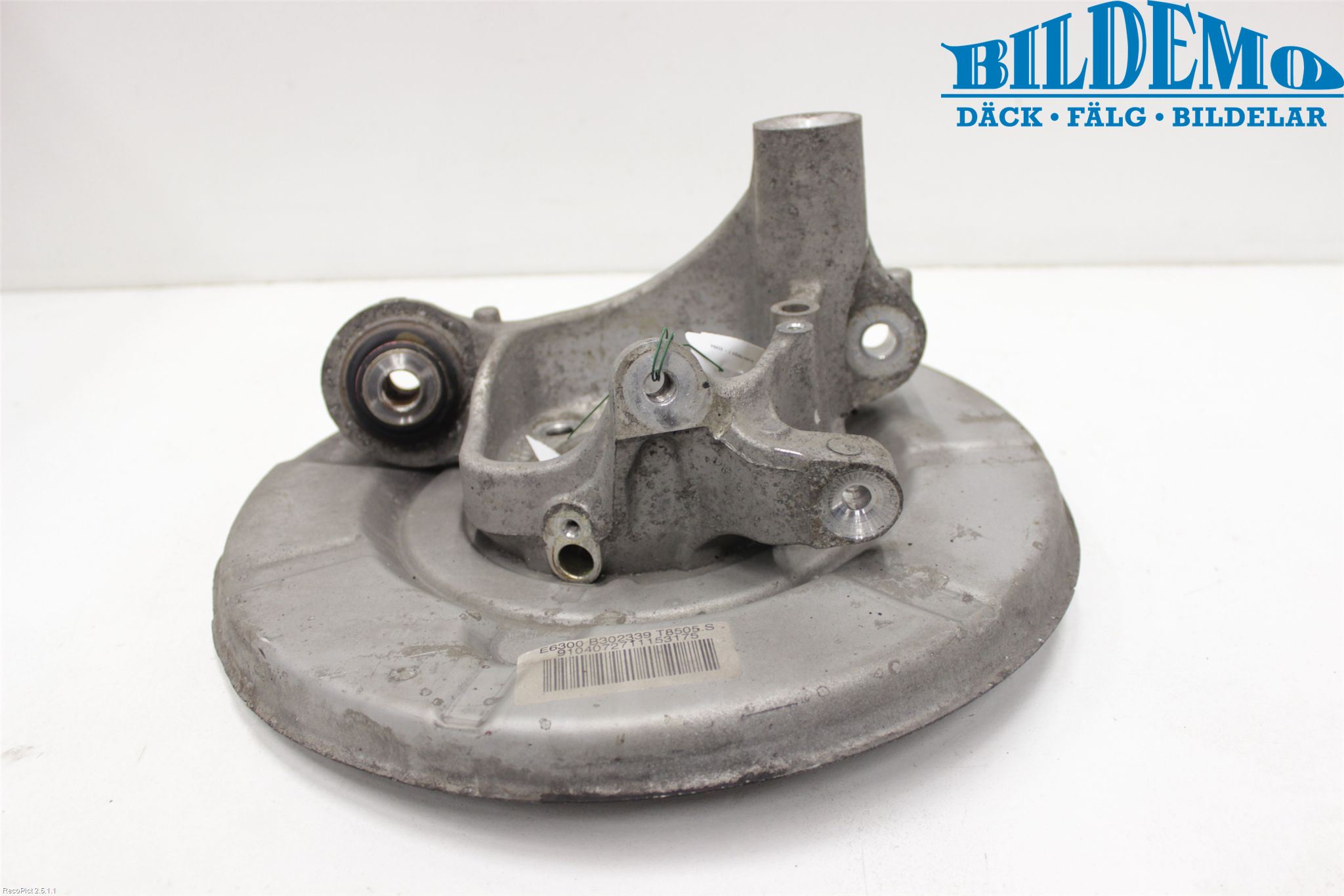 BMW 6 E63/64    02-10 Hjullagerhus-Spindel Vä B