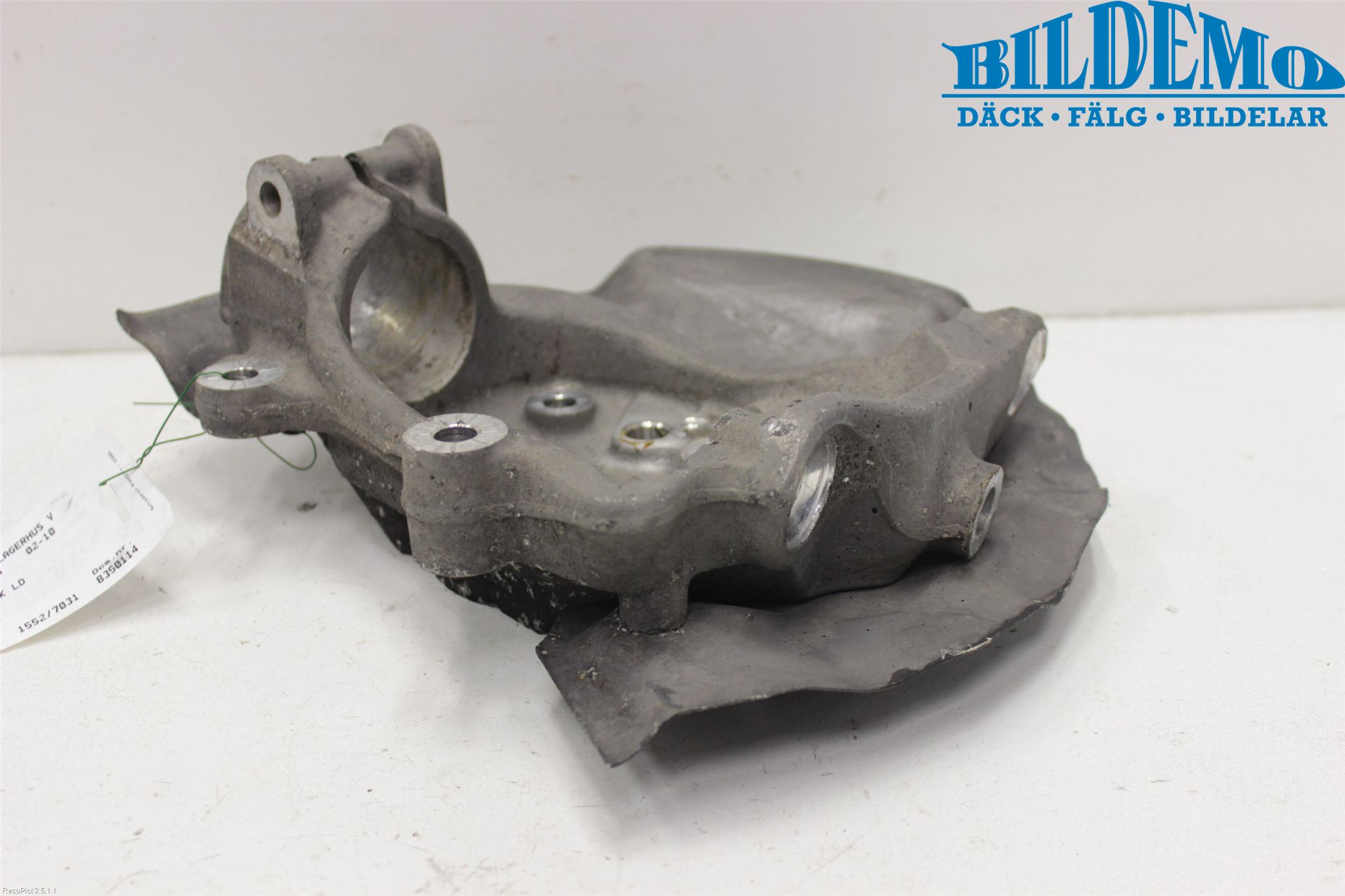 BMW 6 E63/64    02-10 Styrspindel Lagerhus Vä