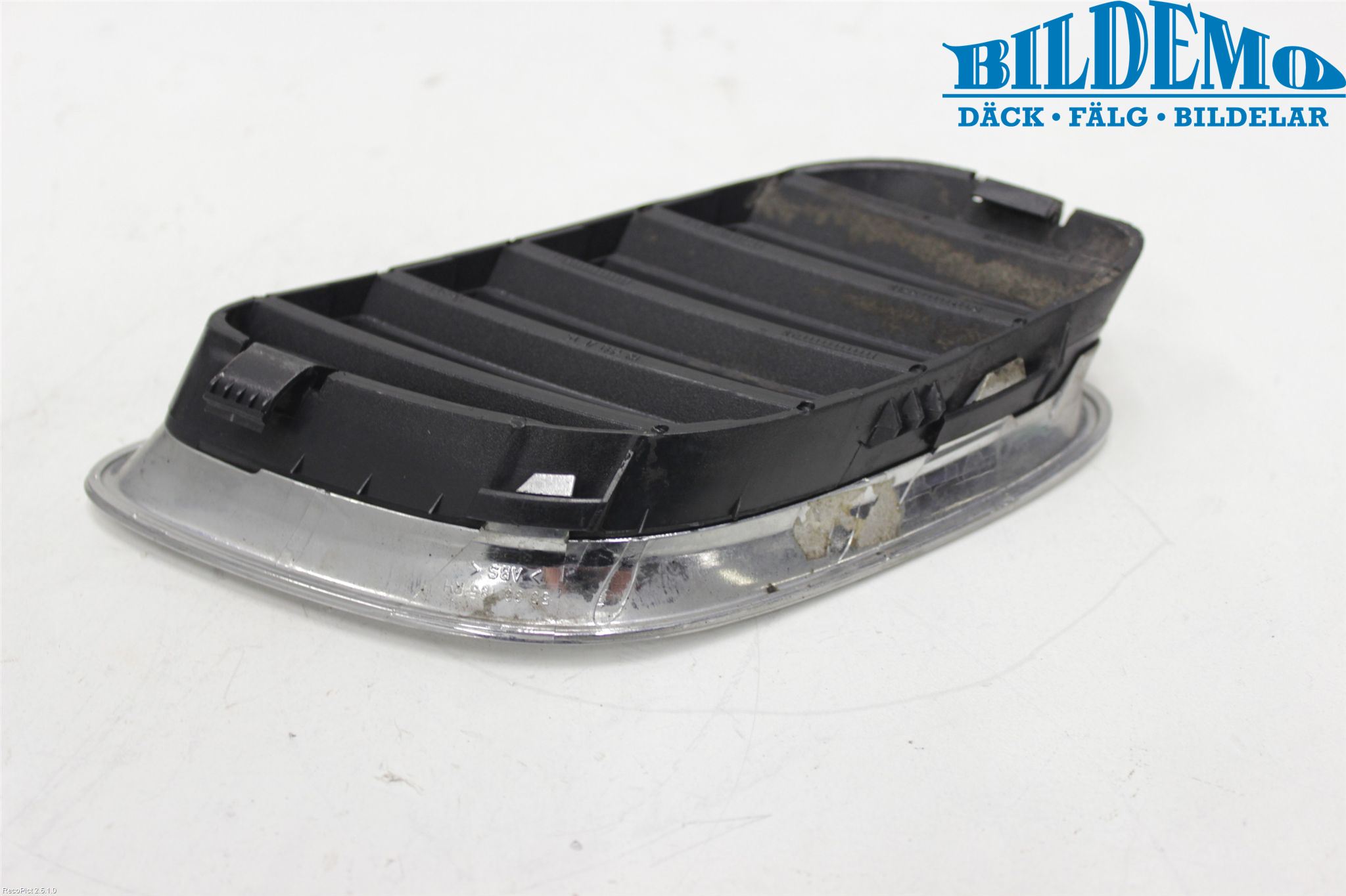 Saab 9-5 -05 Grilldel Höger