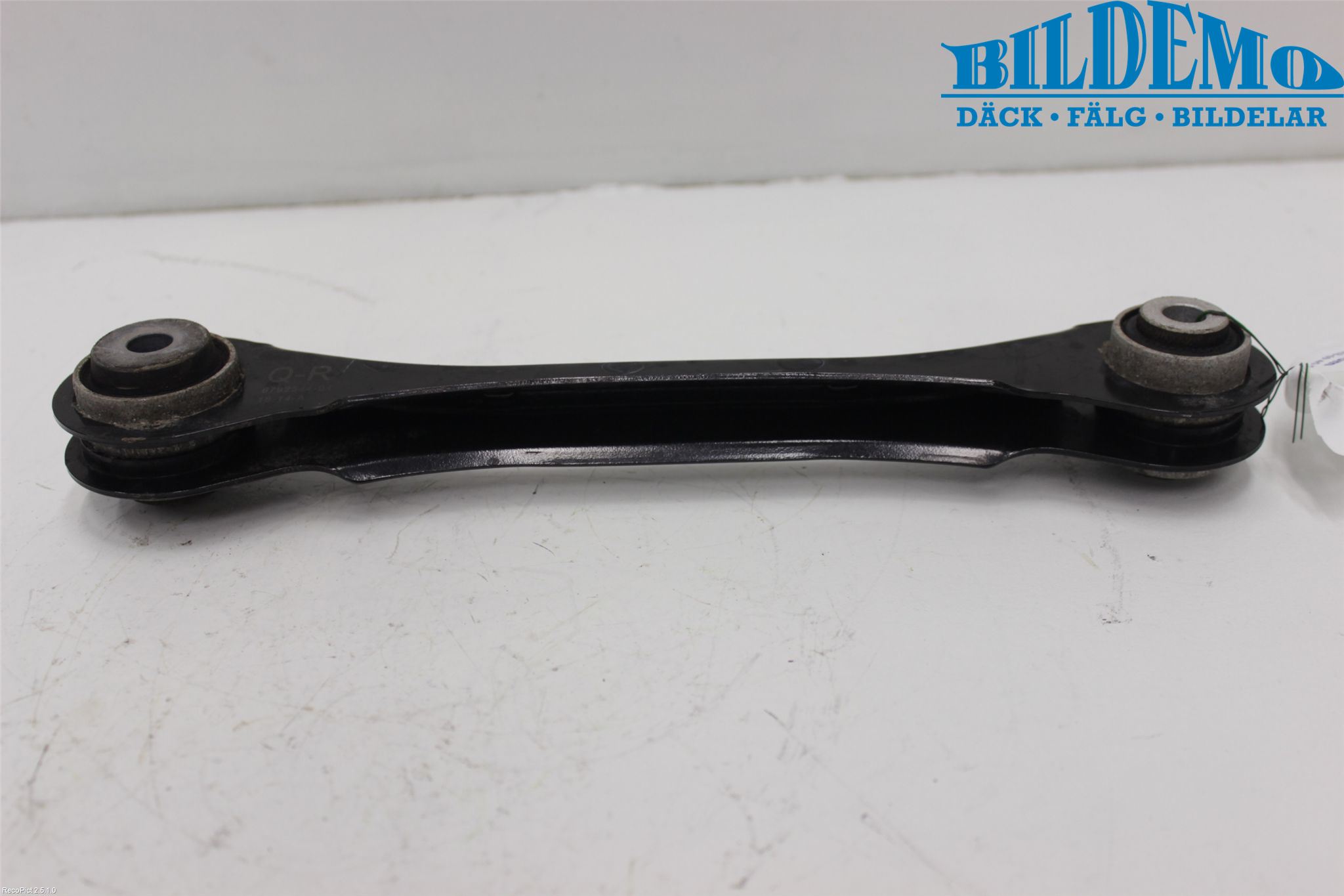 BMW 2 F22/F23/F87 Coupé/Cab 13-21 Bärarm Bak Övre Höger