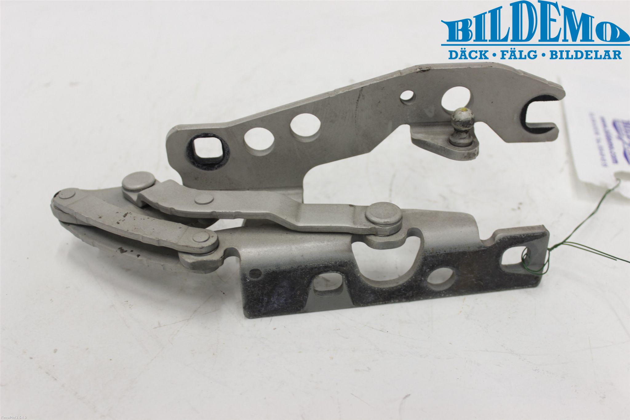 BMW 6 E63/64    02-10 Huvgångjärn