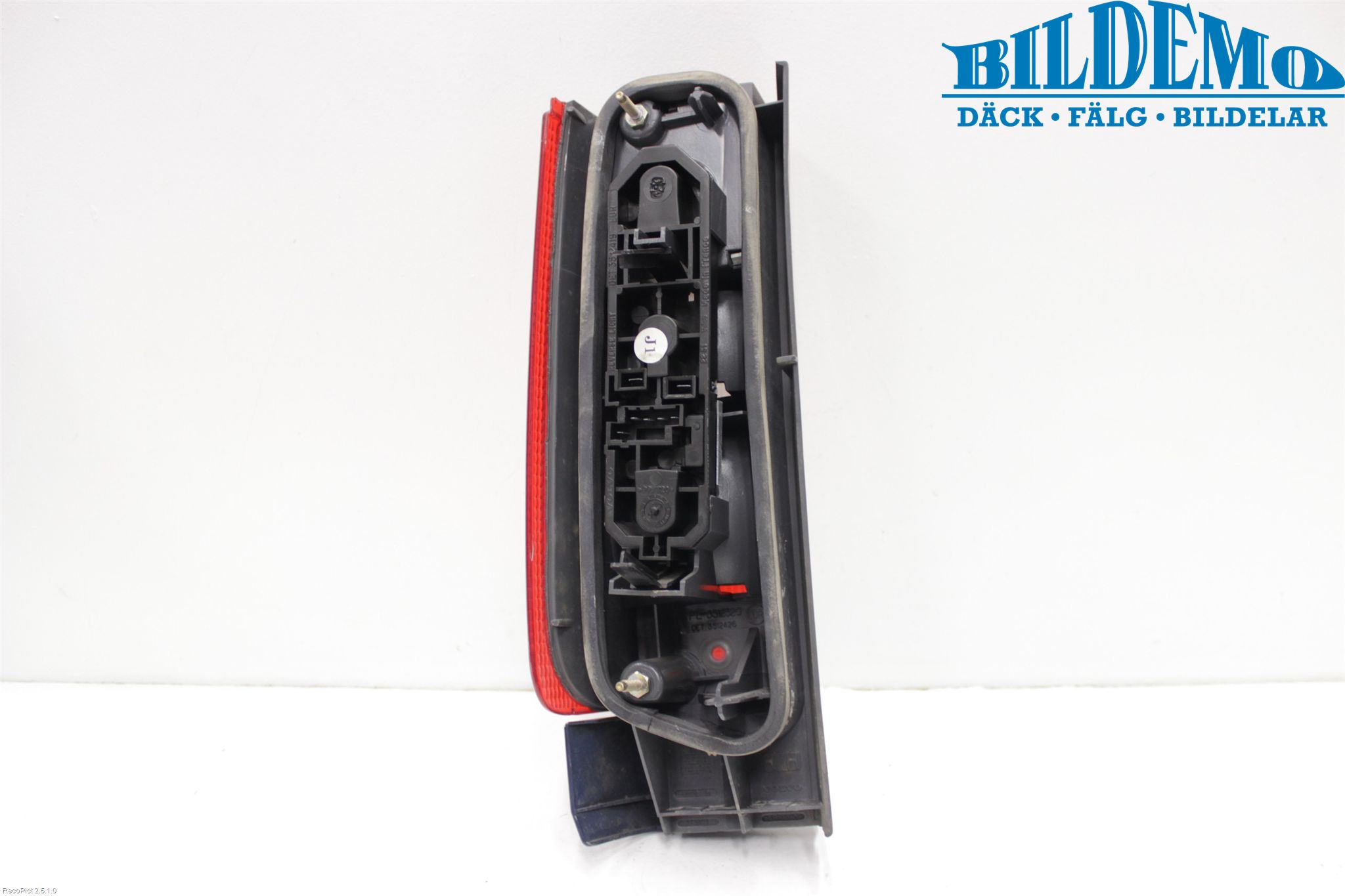 Volvo S70/V70/XC  97-00 Bakljus Höger