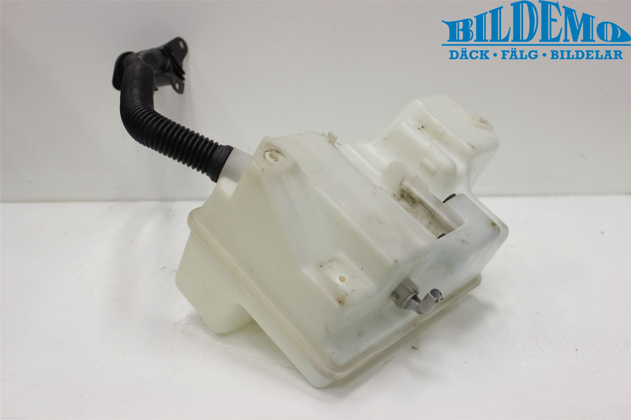 BMW 7 E65/66    00-08 Spolartank Vindruta-Strål