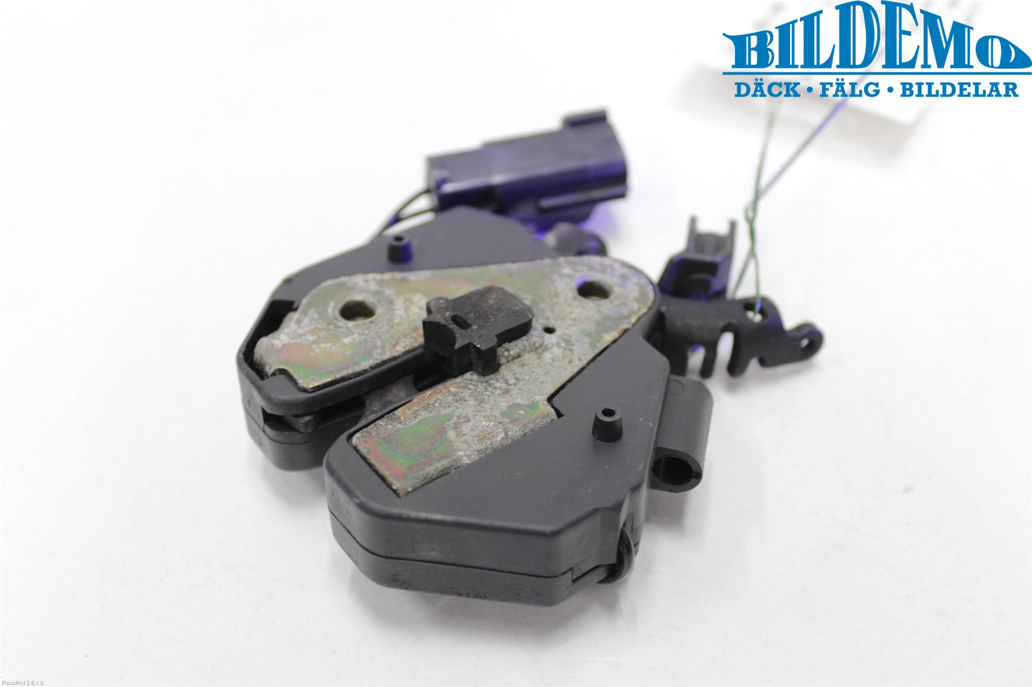 Volvo XC70 01-04 Huvlås