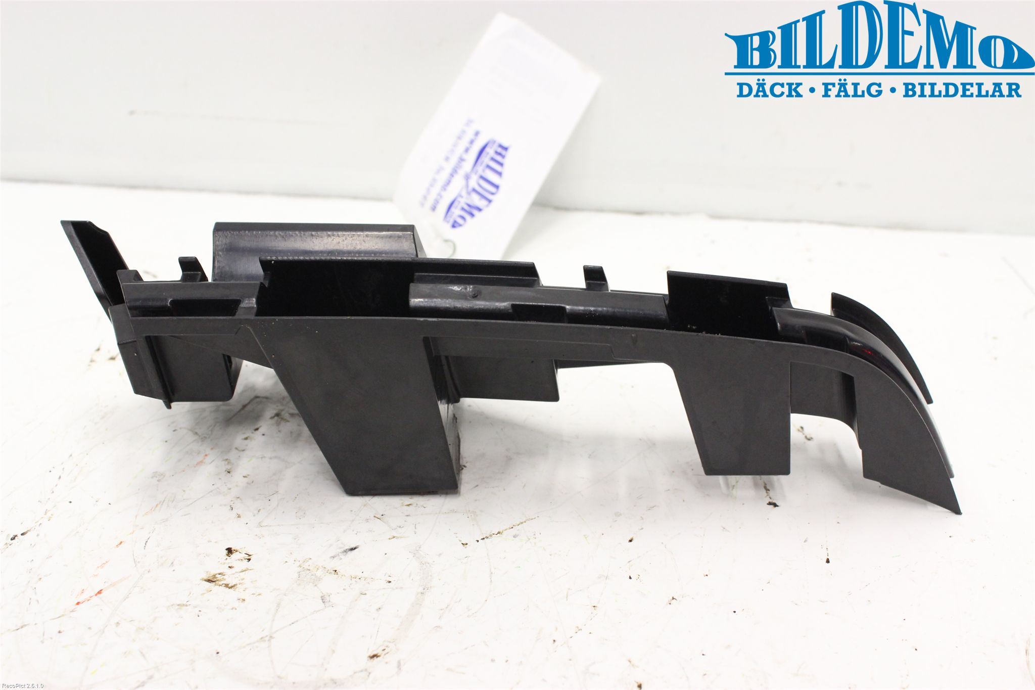 BMW 3 E46      98-05 Stötfångarfäste Bak Vä