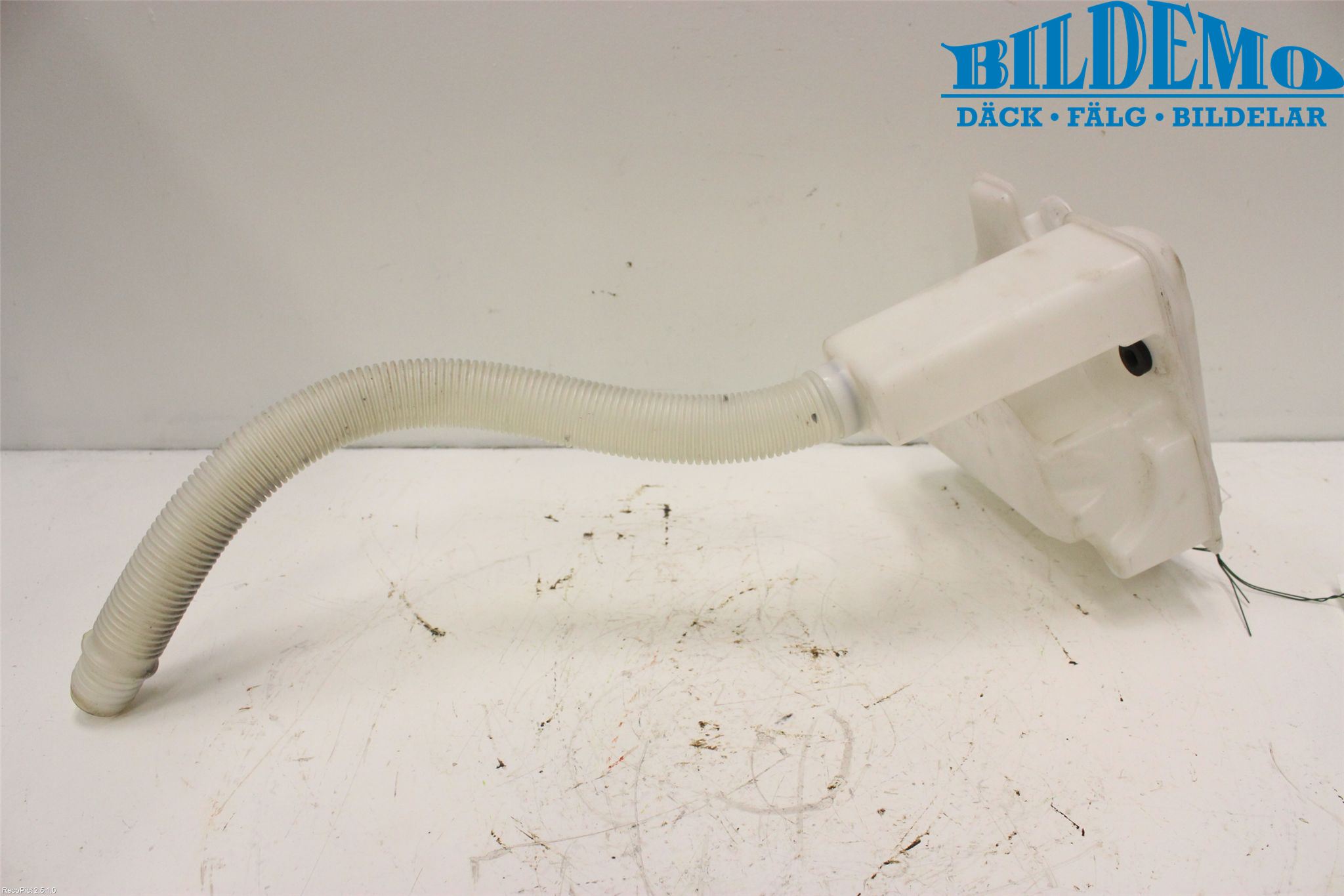 BMW 3 E46      98-05 Spolartank Vindruta