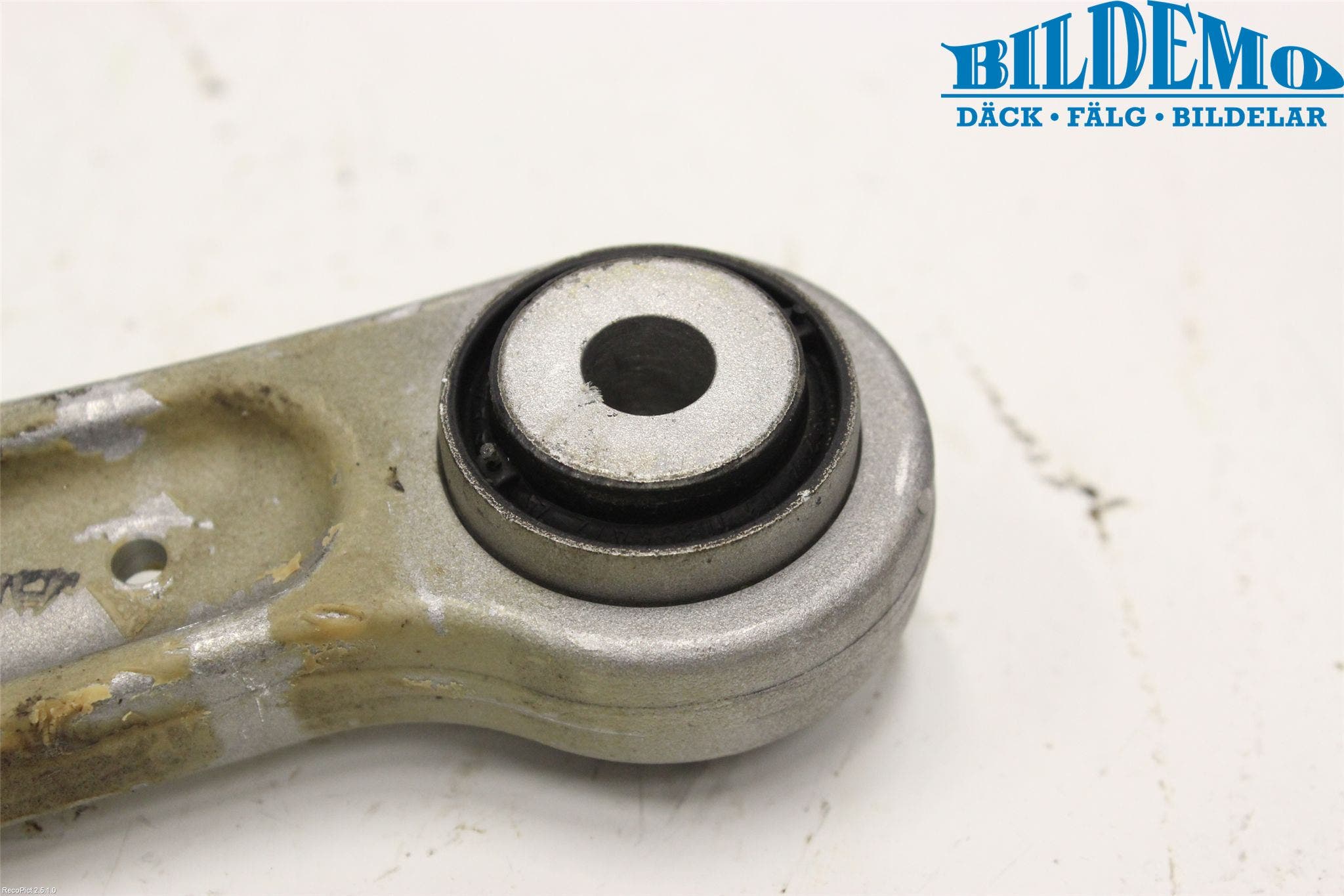 Mercedes-Benz MB C-KLASS (W205) 14-21 Bärarm Bak Övre Vänster