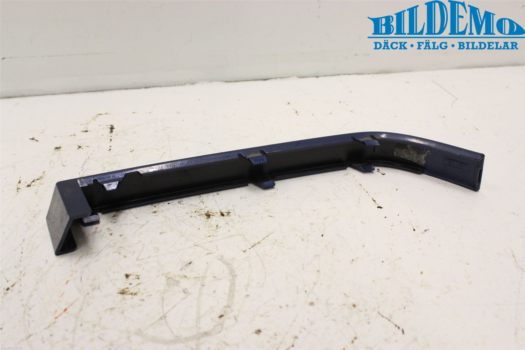 BMW 3 E46      98-05 Bakljussarg