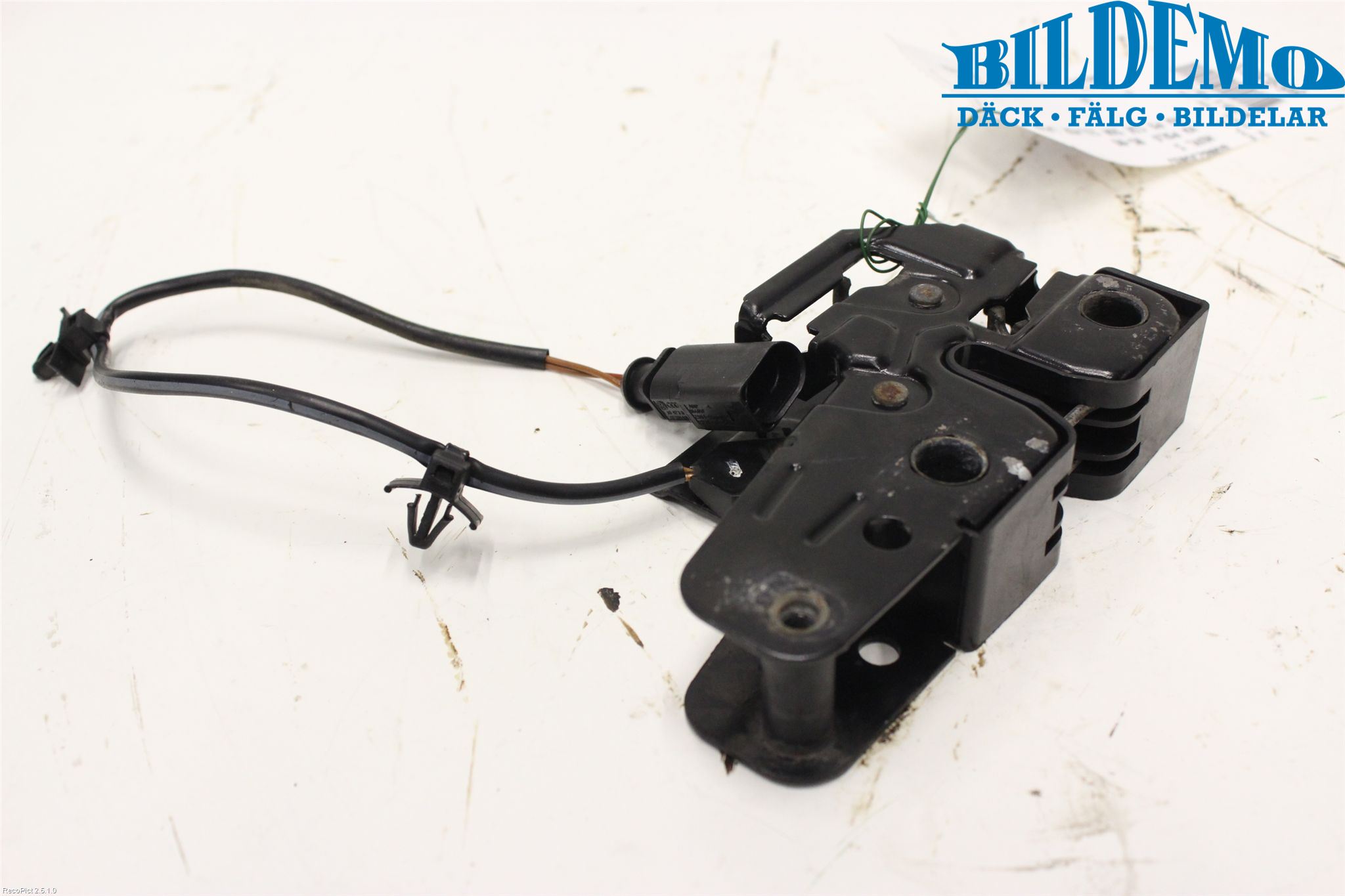 Volkswagen VW POLO 05-09 Huvlås