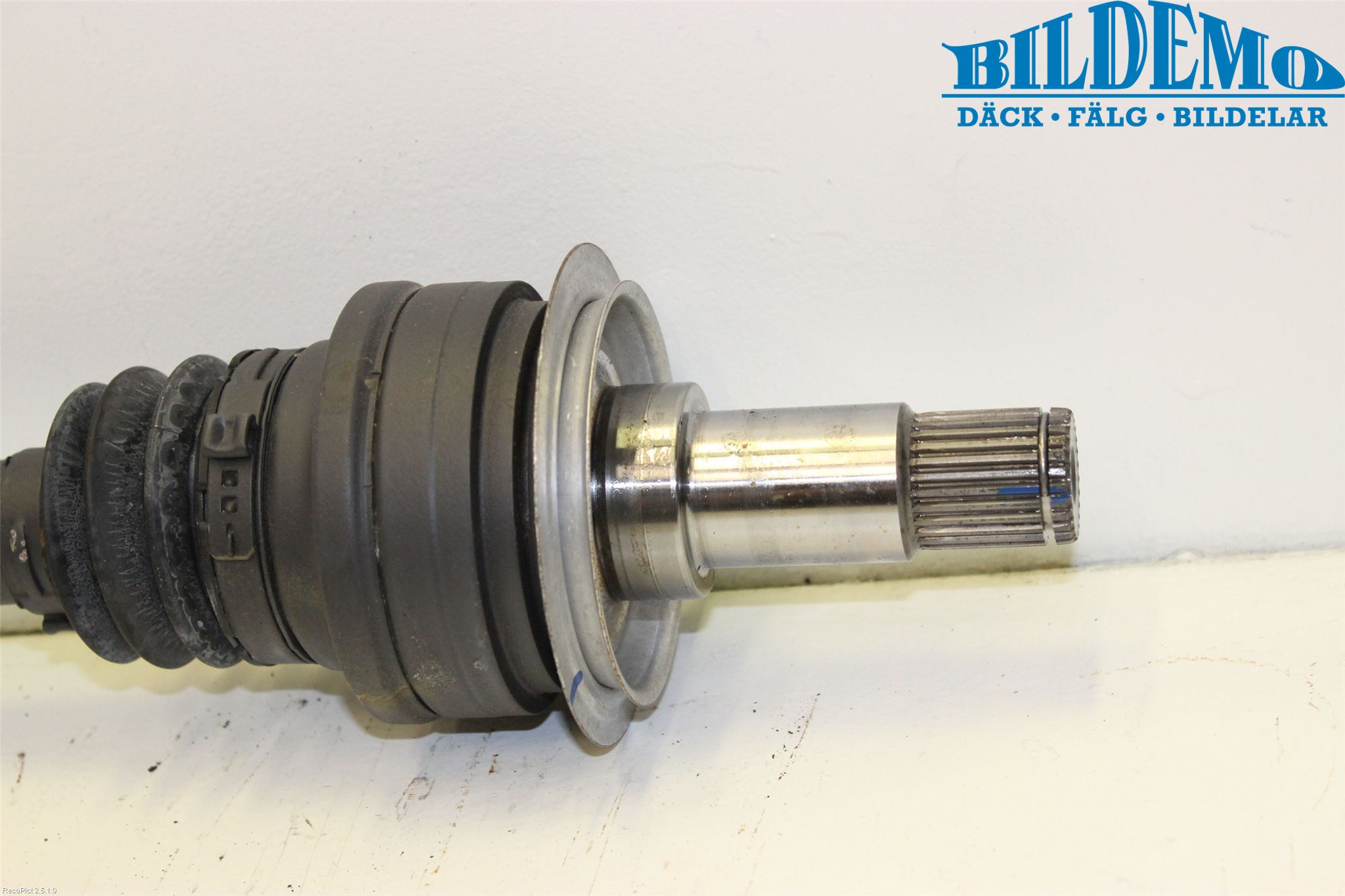 Mercedes-Benz MB C-KLASS (W205) 14-21 Drivaxel Bak Höger