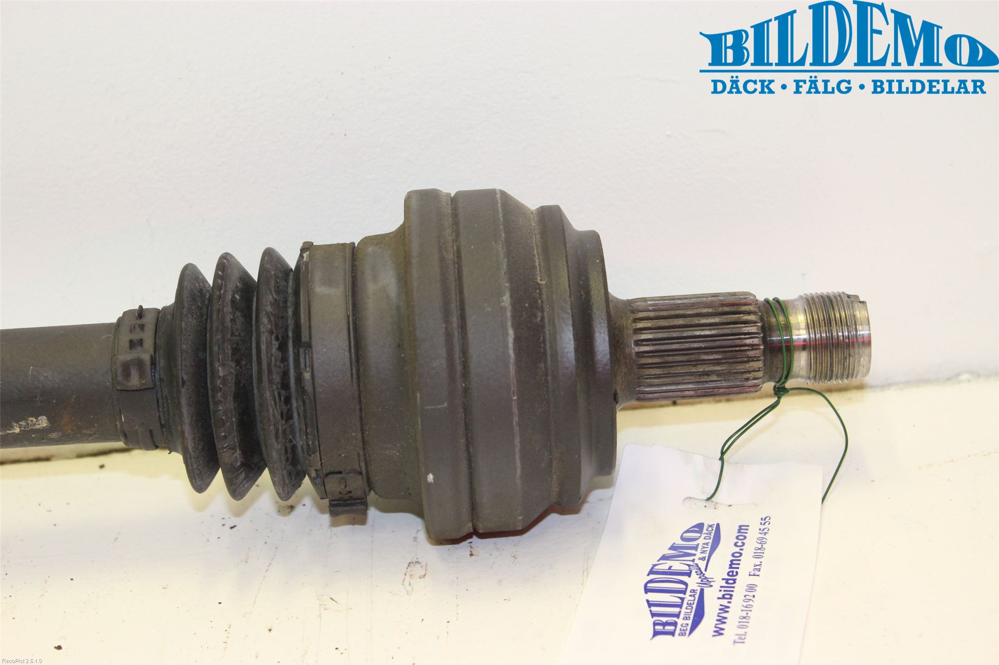 Mercedes-Benz MB C-KLASS (W205) 14-21 Drivaxel Bak Vänster