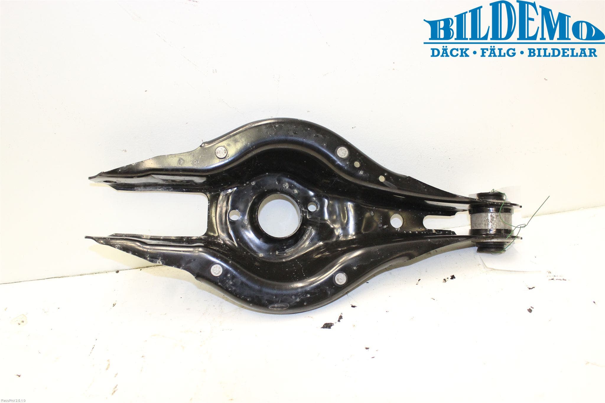 BMW 3 F30/F31/F80 12-19 Bärarm Bak Höger