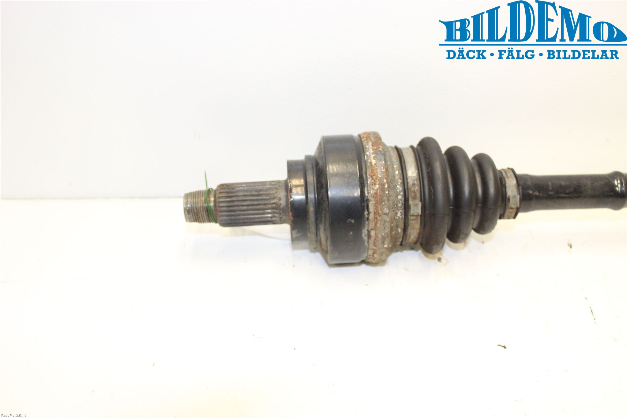 BMW 3 F30/F31/F80 12-19 Drivaxel Bak Höger