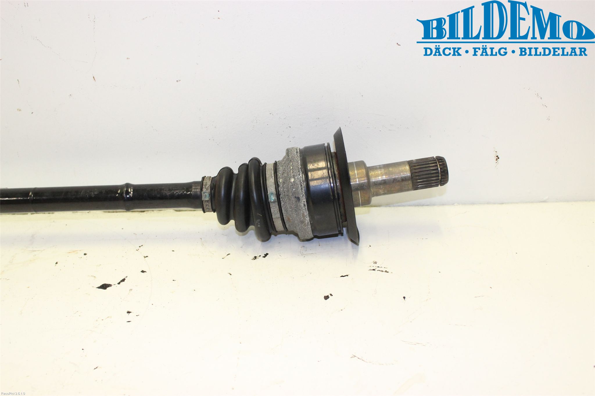 BMW 3 F30/F31/F80 12-19 Drivaxel Bak Höger