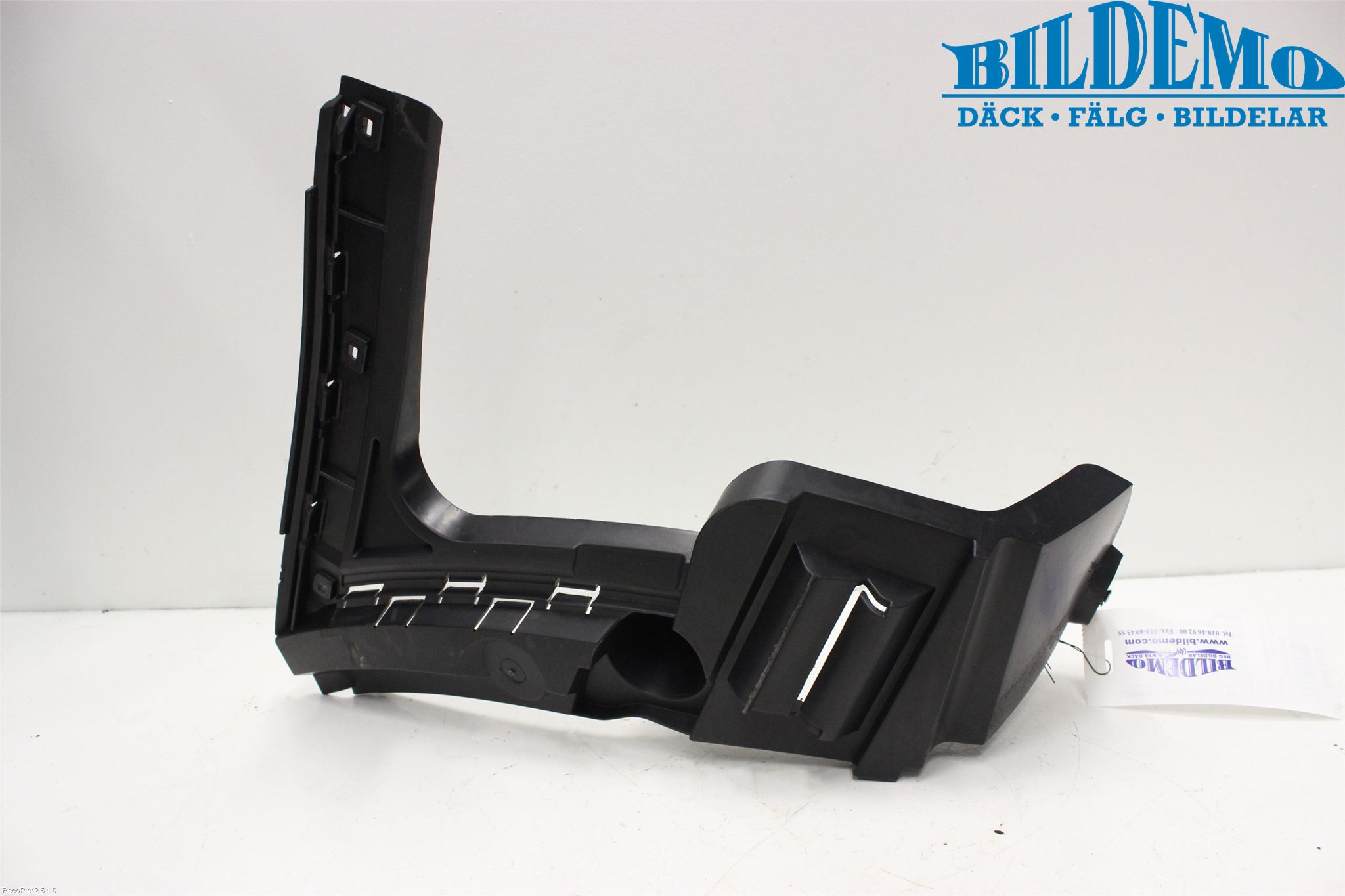 Volvo XC90 03-06 Stötfångarfäste Bak Vä