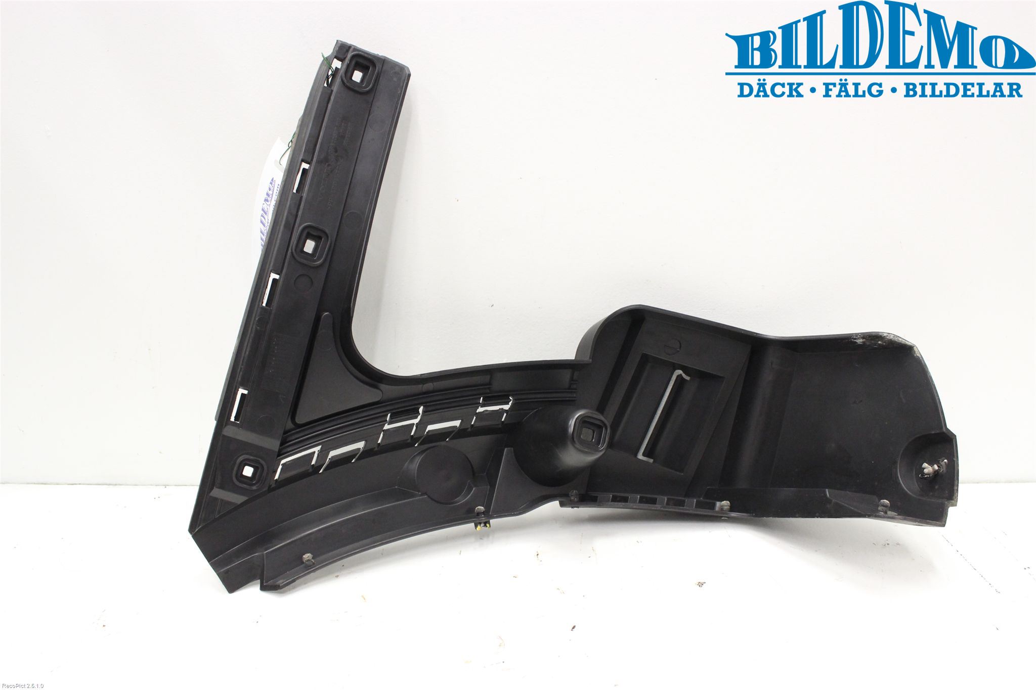 Volvo XC90 03-06 Stötfångarfäste Bak Hö