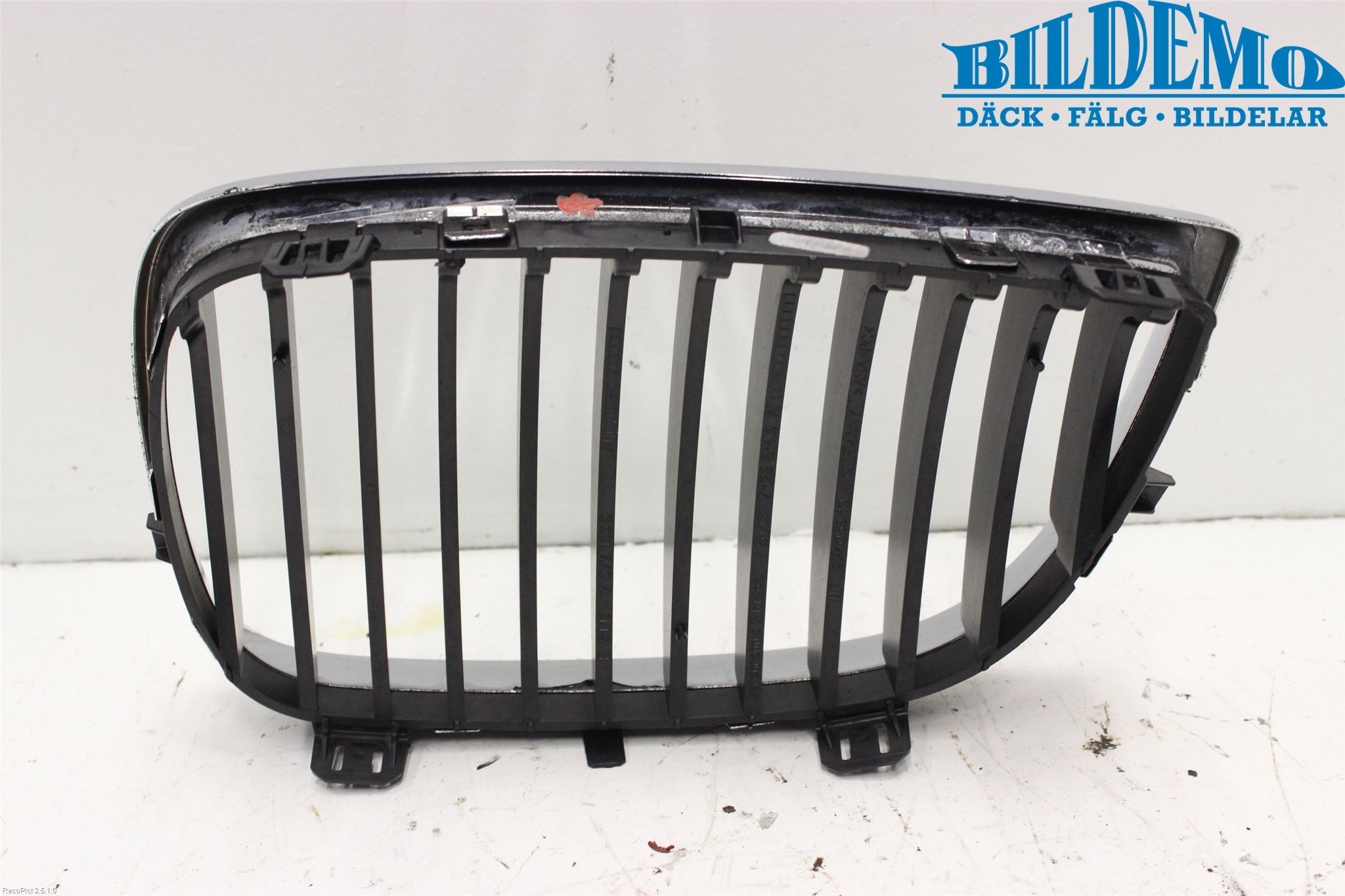 BMW 1 E87/81 5D/3D 03-11 Grilldel Höger