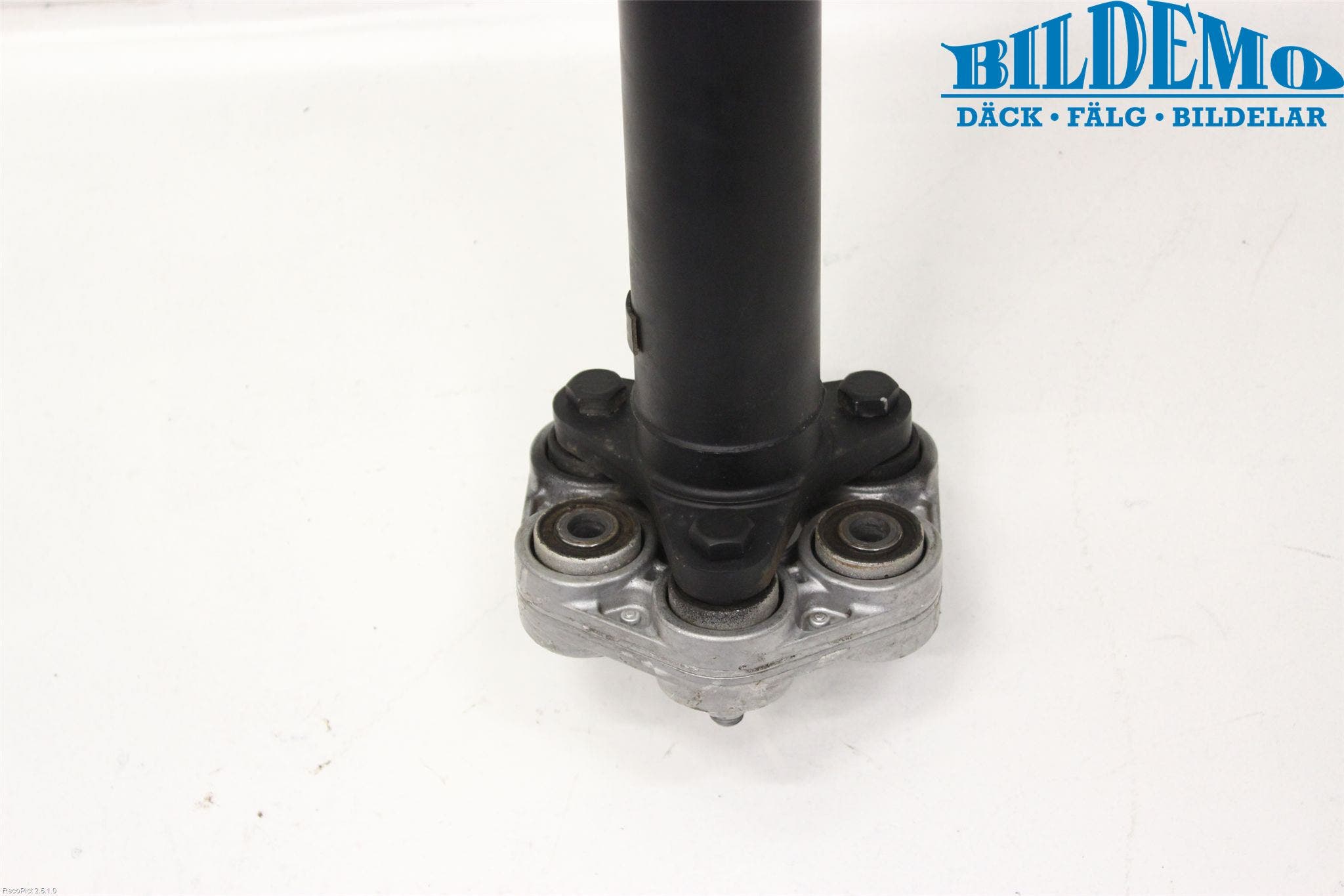 BMW 1 F20/F21 11-19 Mellanaxel Komp