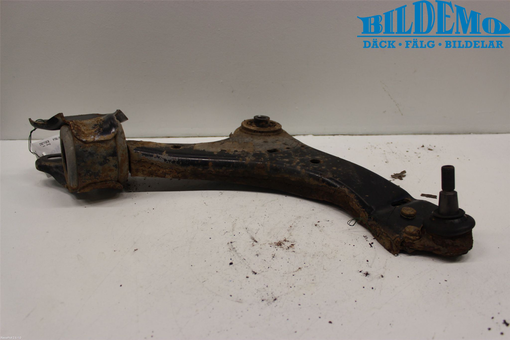 Ford MONDEO 07-15 Bärarm Fram Undre Hö