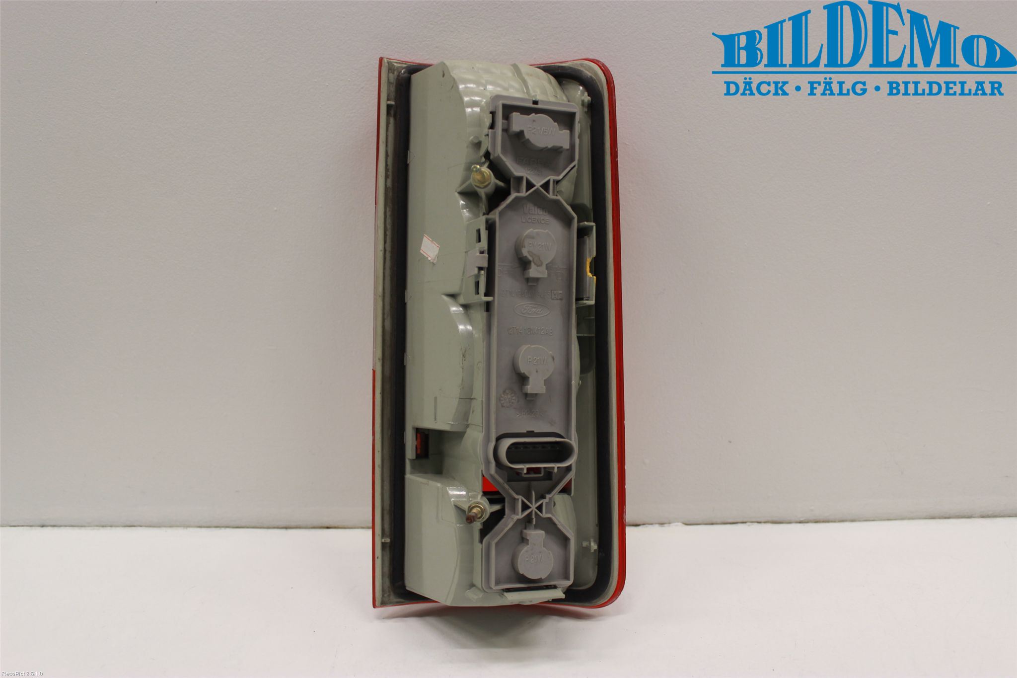 Ford TRANSIT CONNECT 03-08 Bakljus Vänster