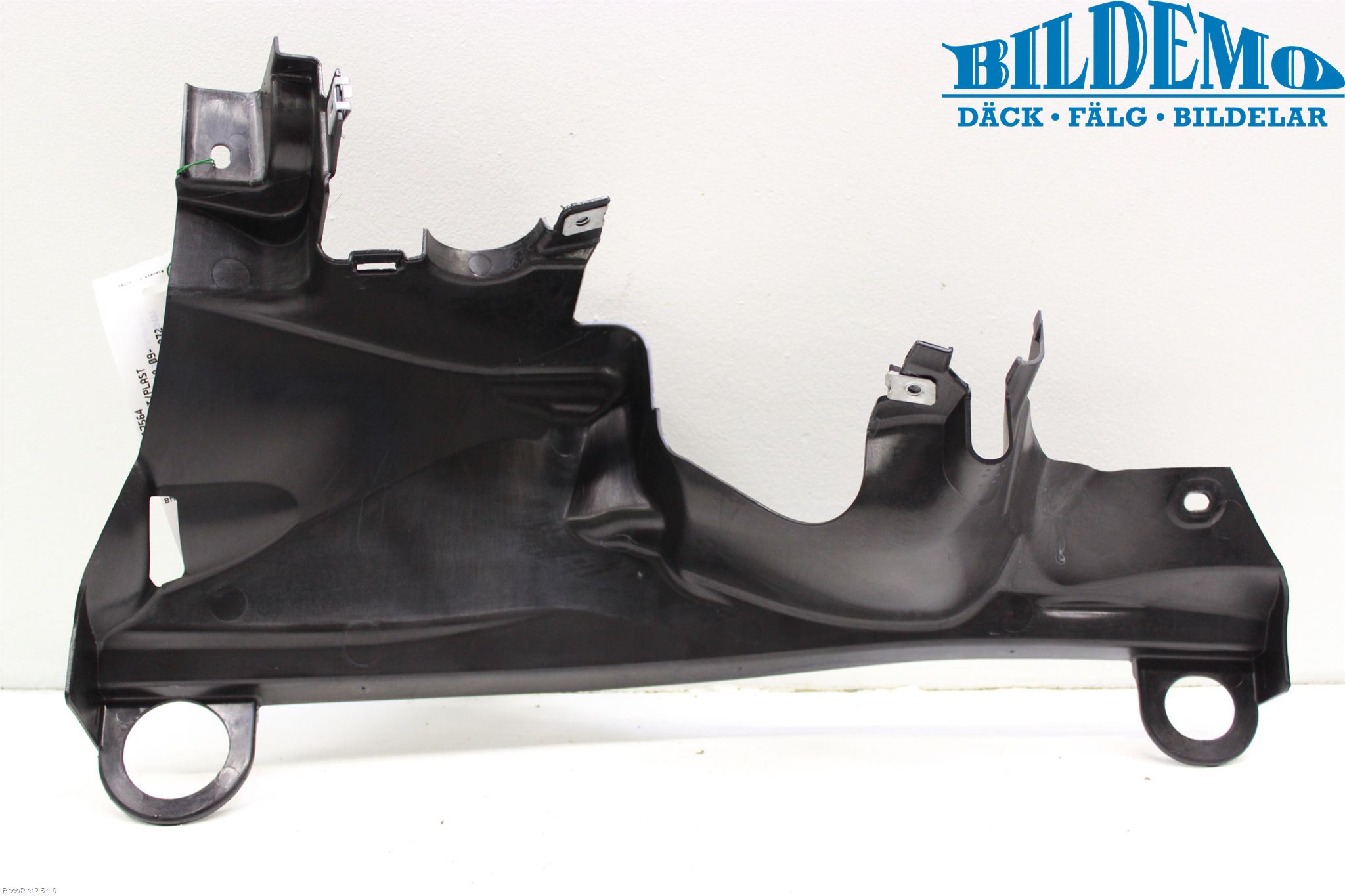 BMW 5 F10/F11/F18 09-17 Hasplåt Plåt-Plast