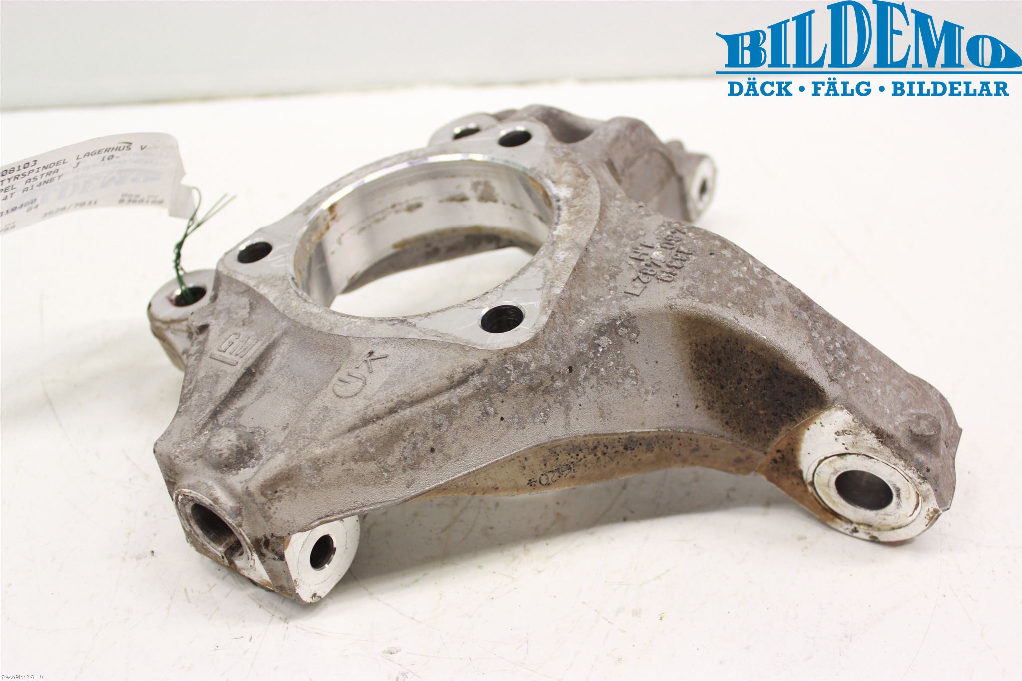 Opel ASTRA J 10-15 Styrspindel Lagerhus Vä