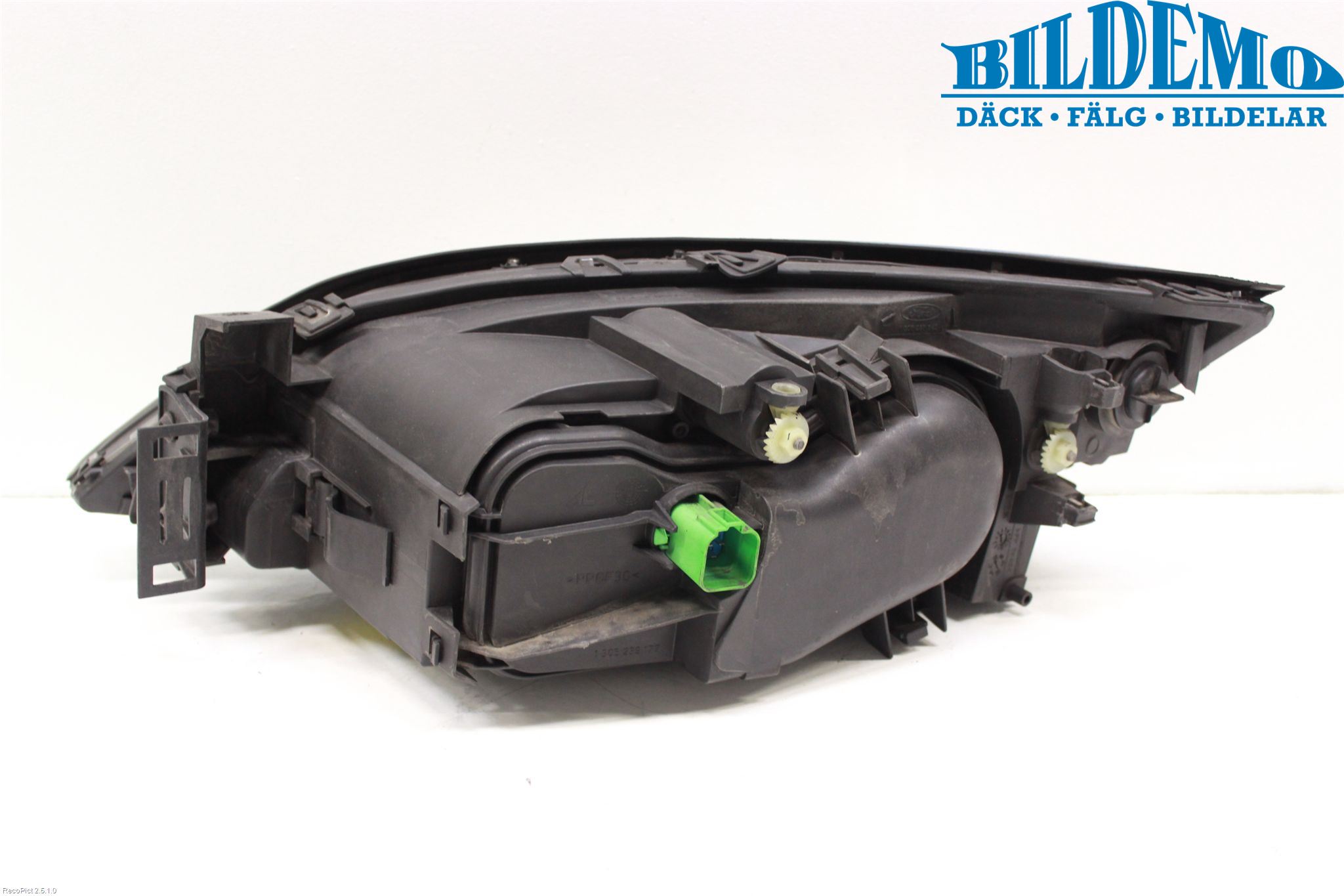 Ford MONDEO     01-06 Strålkastare Höger