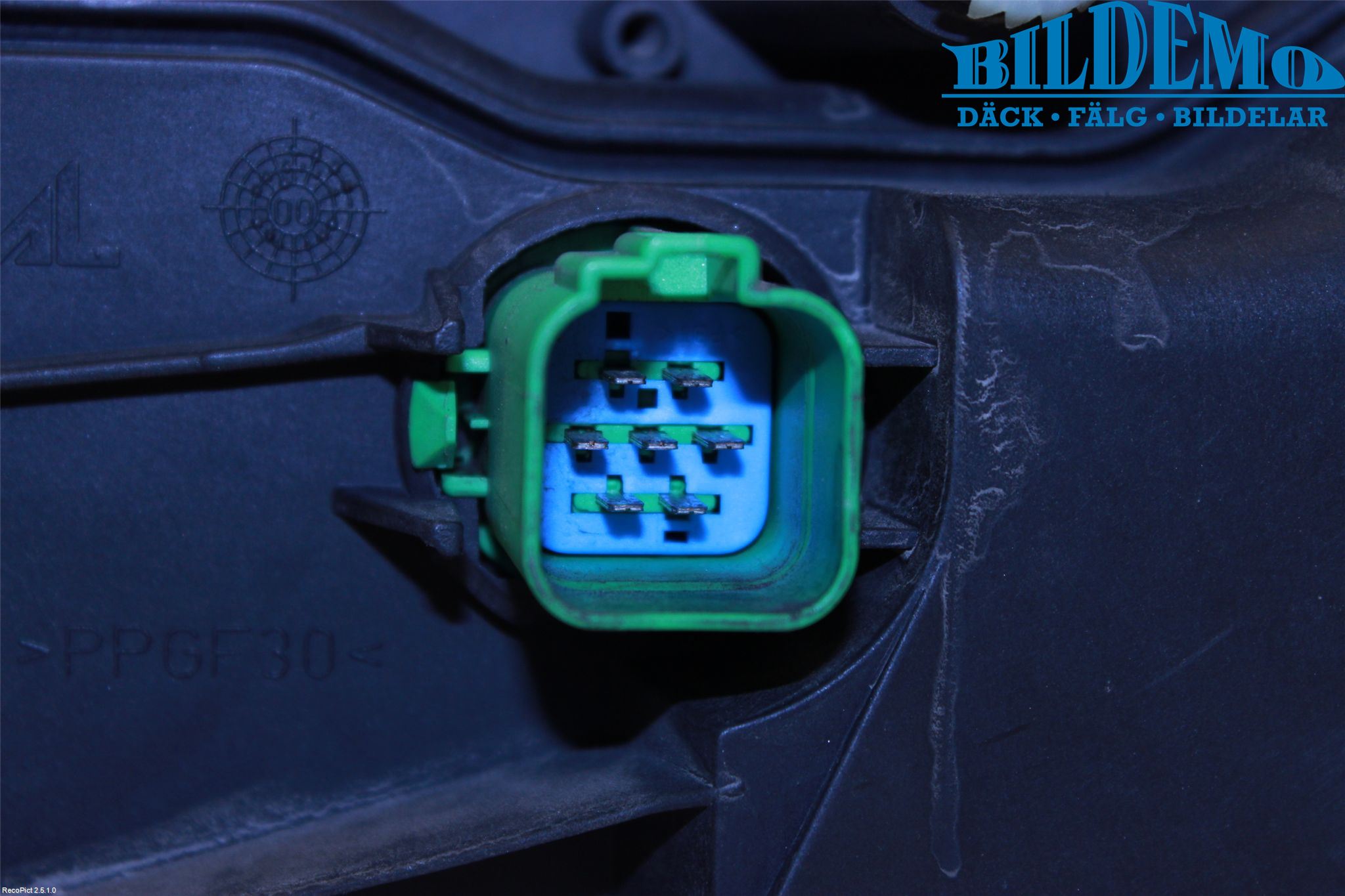 Ford MONDEO     01-06 Strålkastare Höger