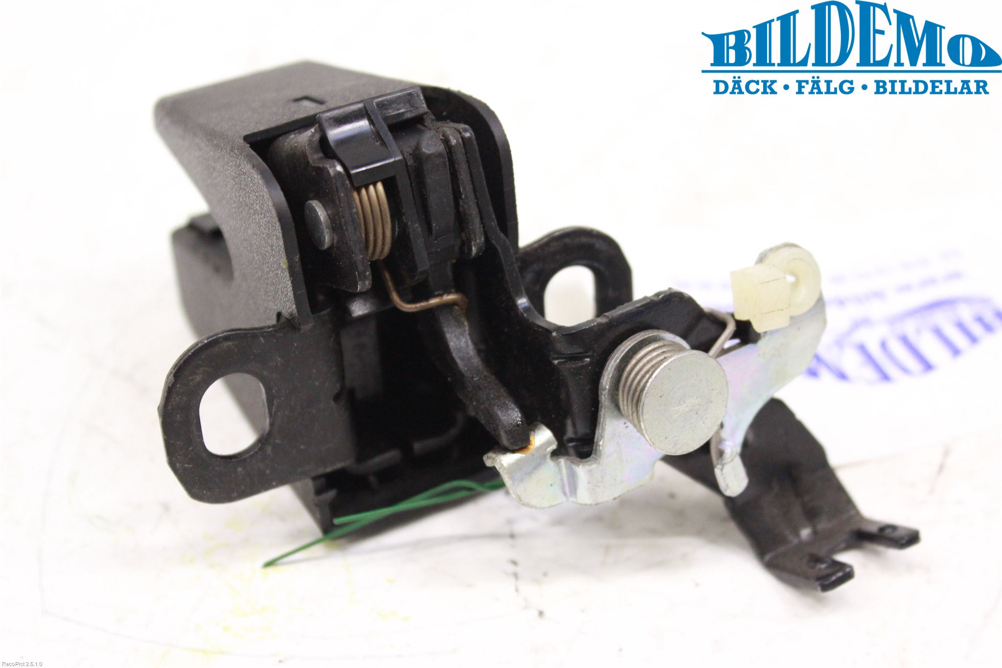 Volkswagen VW CADDY      04-10 Låskista Baklucka