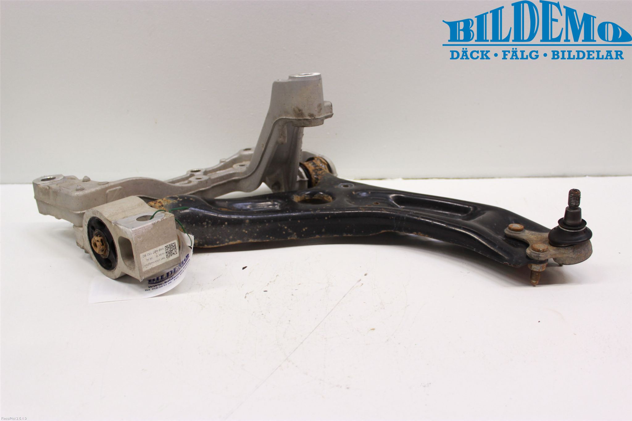 Skoda SUPERB 09-15 Bärarm Fram Undre Hö