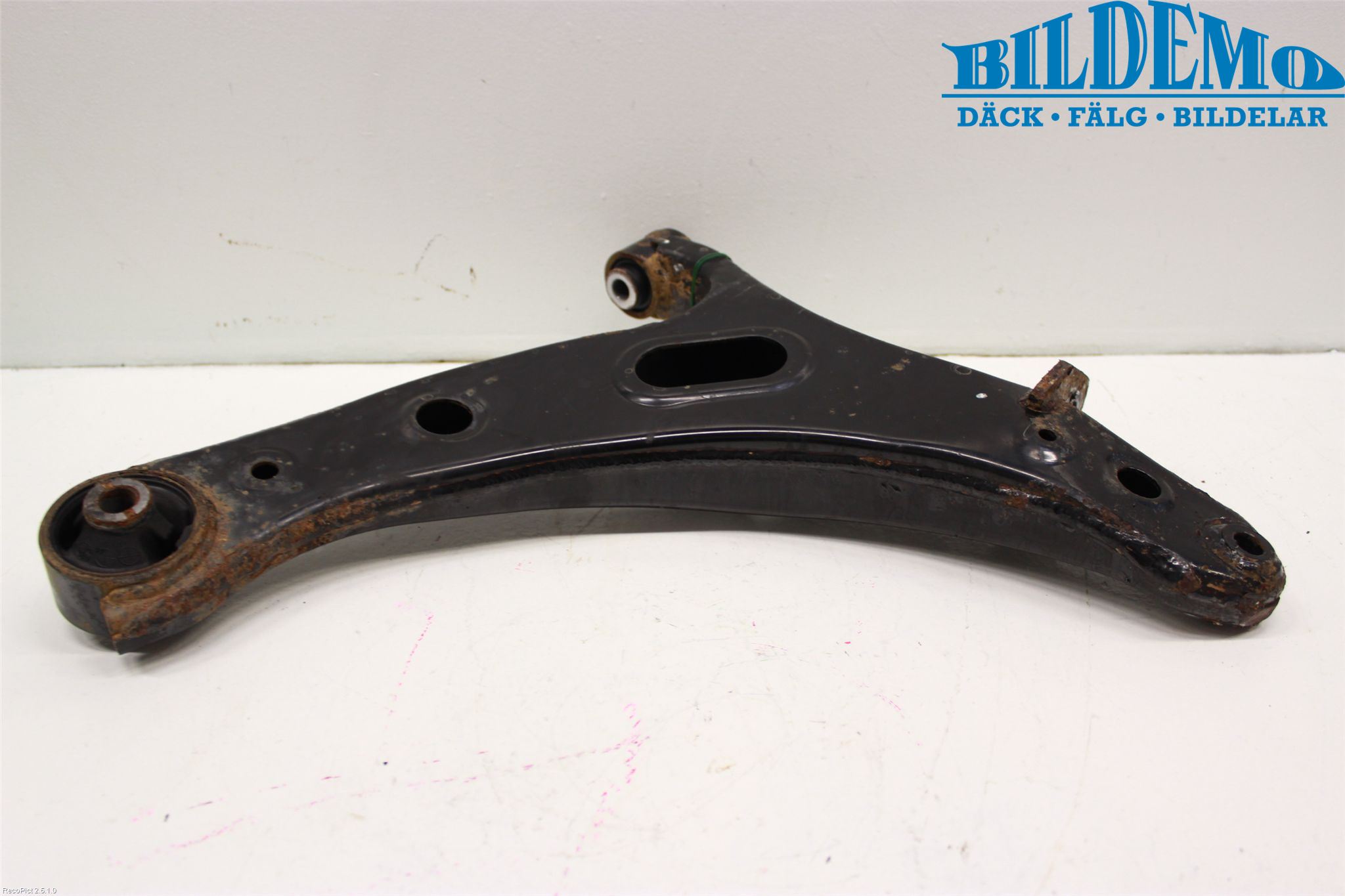 Subaru LEGACY 10-14 Bärarm Fram Undre Vä