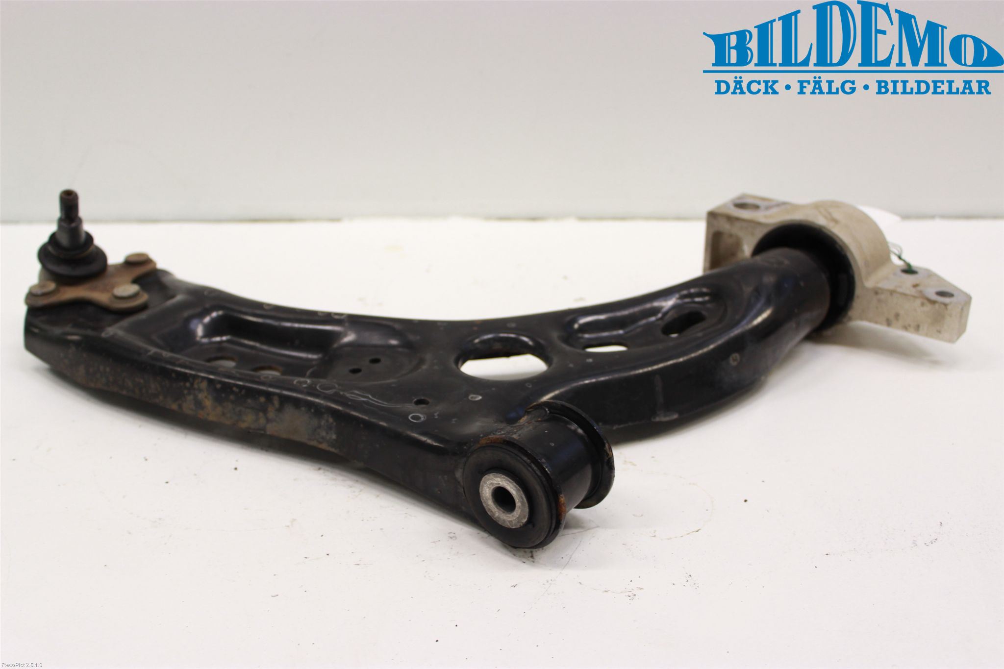 Volkswagen VW GOLF VI 09-13 Bärarm Fram Undre Hö