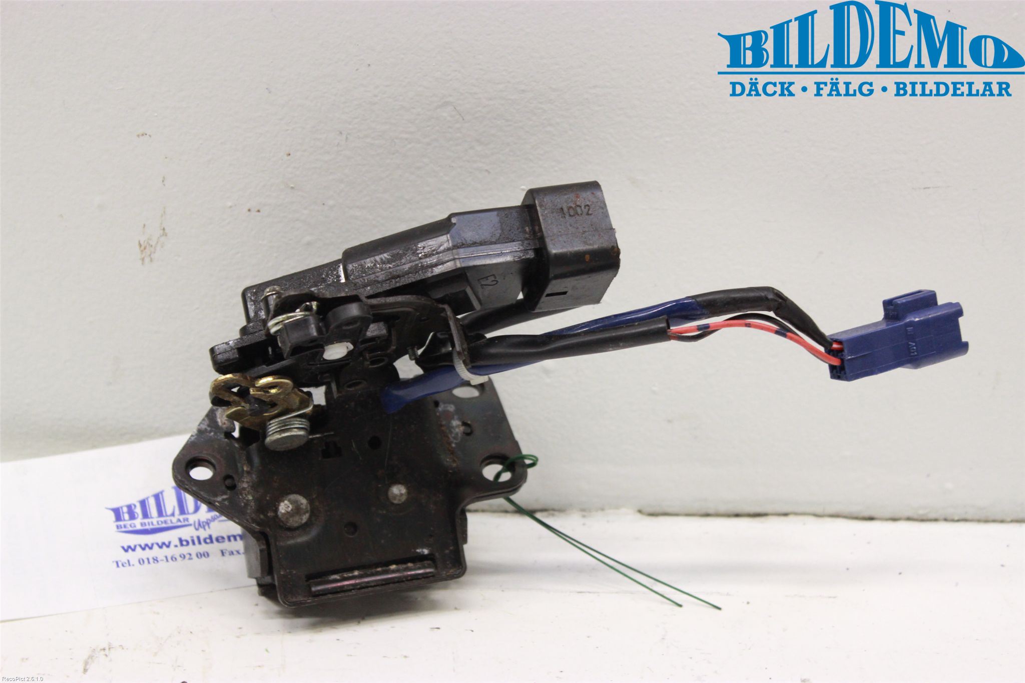 Toyota COROLLA 02-07 Låskista Baklucka