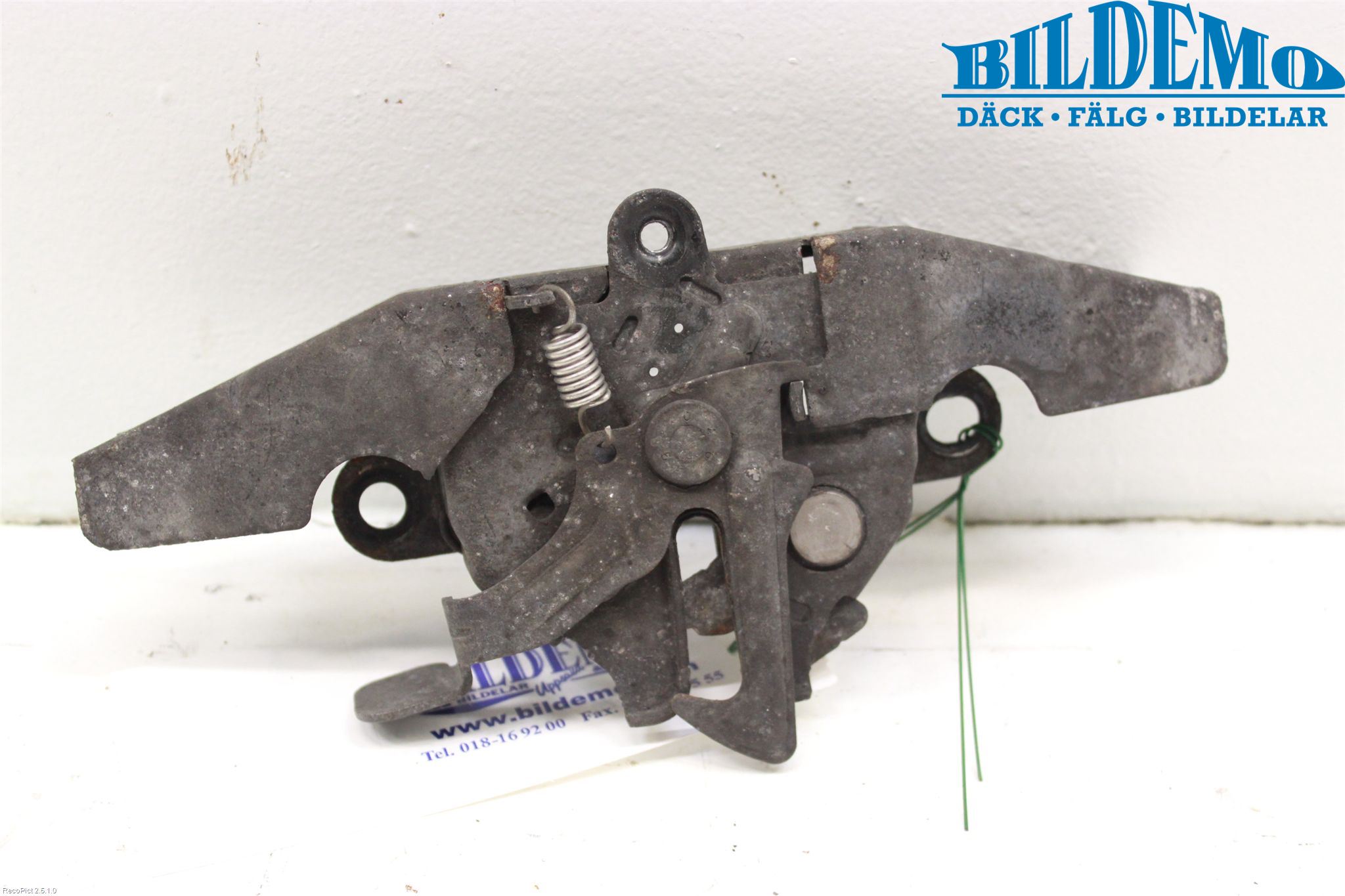 Toyota COROLLA 02-07 Låskista Baklucka