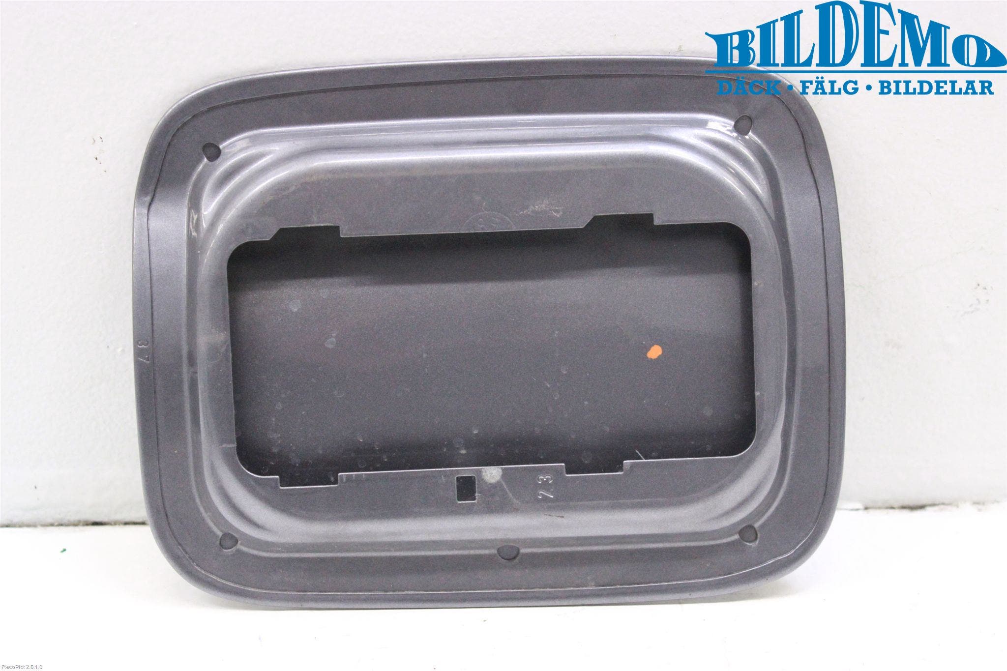 BMW X1 E84 10-15 Tanklucka