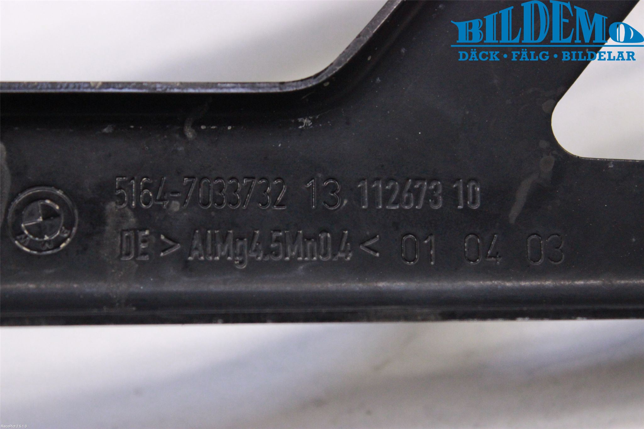 BMW 5 E60/61 Sed/Tou 02-10 Strålkast Fästsarg