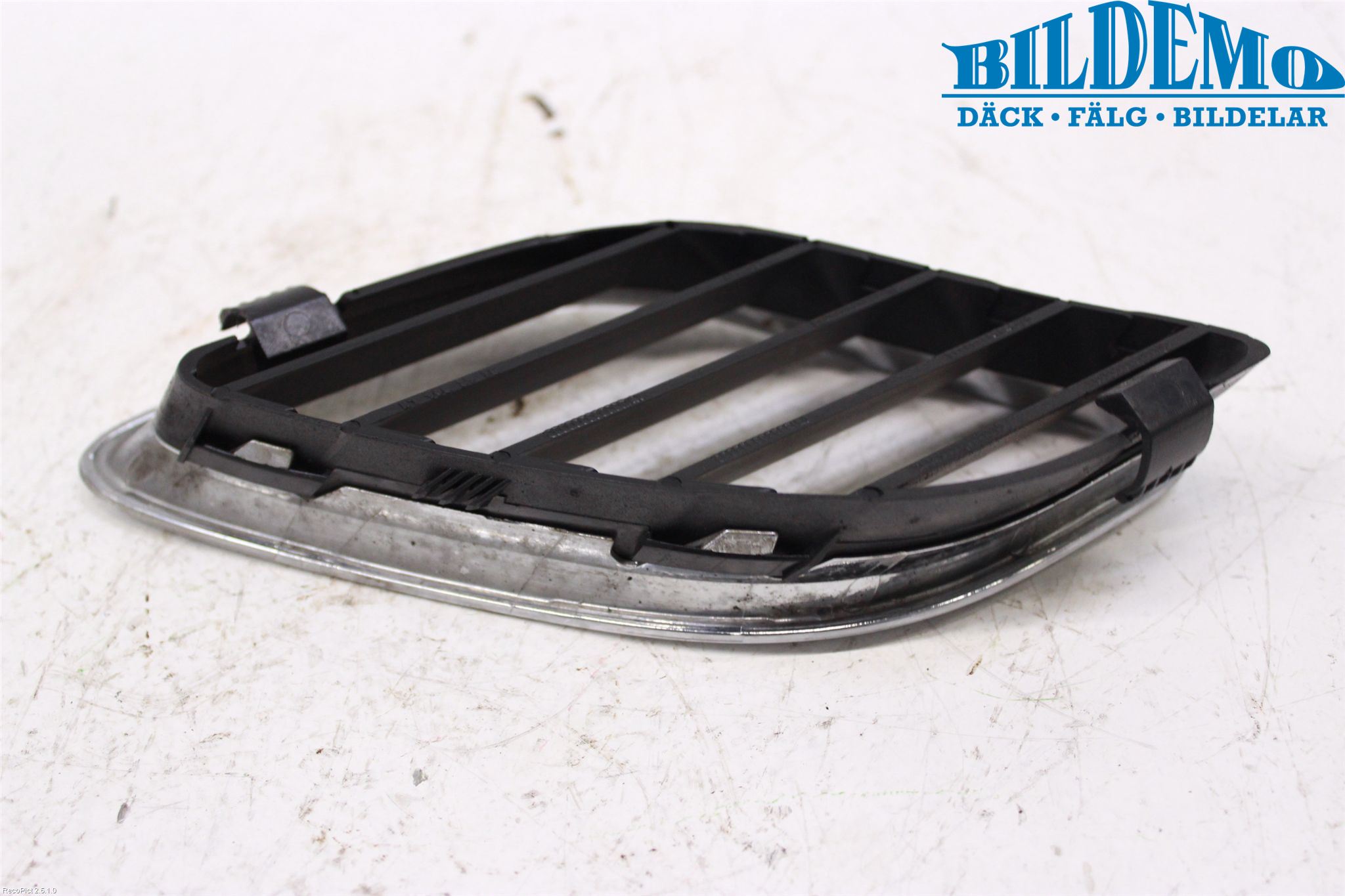 Saab 9-5 -05 Grilldel Vänster