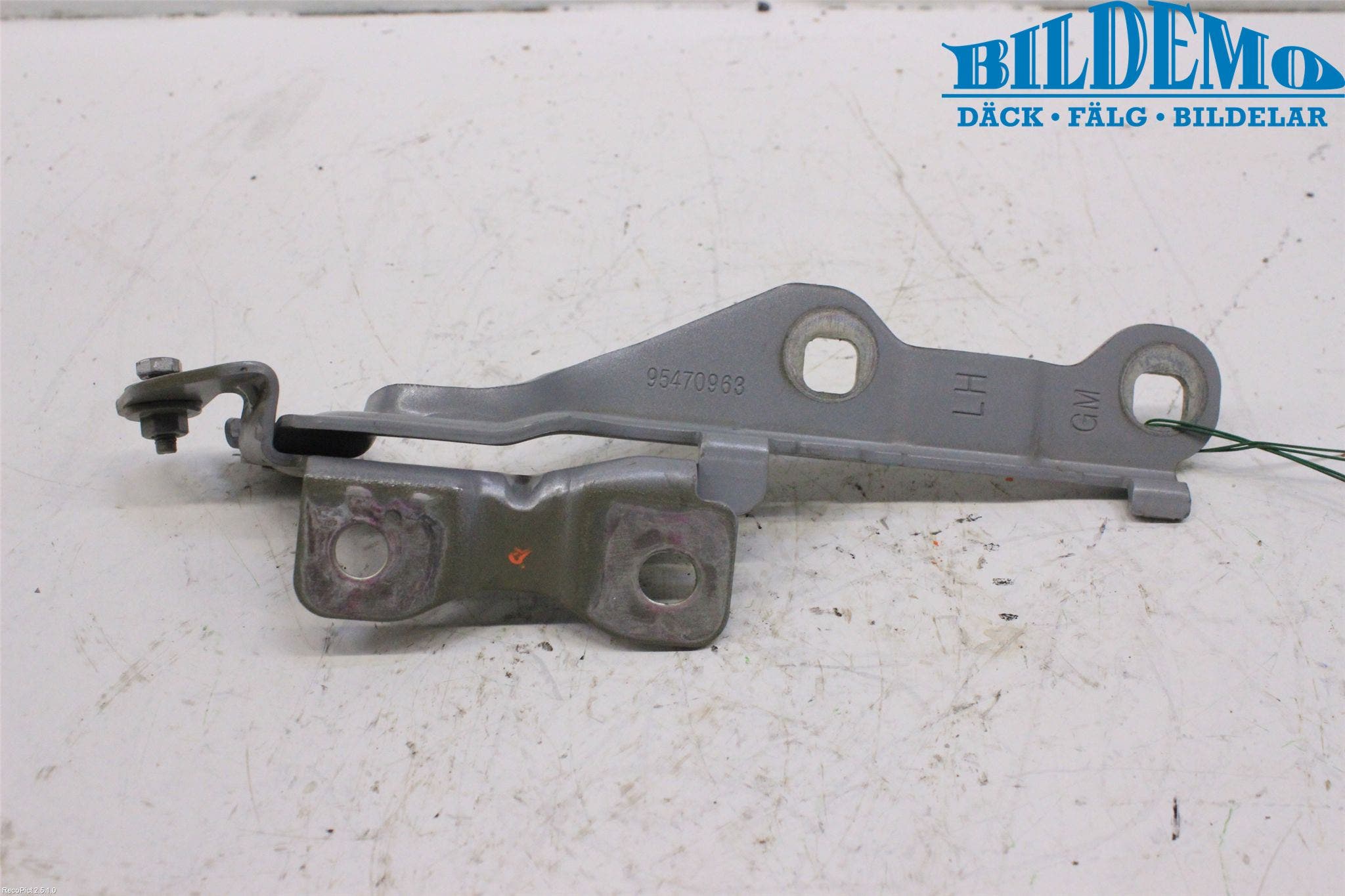 GM CHEVROLET ORLANDO Huvgångjärn