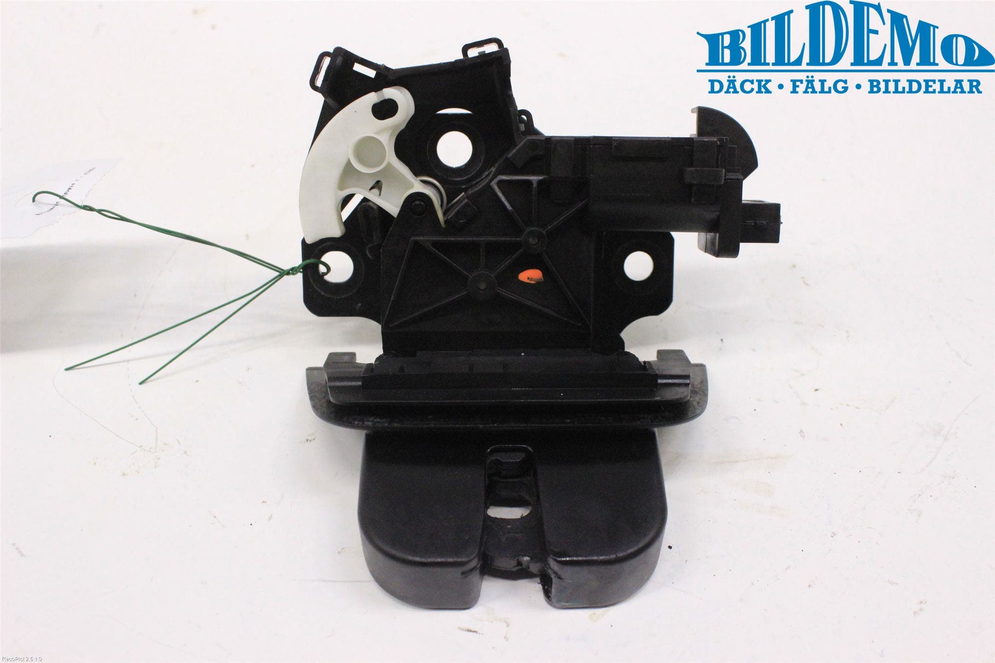 Audi A4/S4 05-07 Låskista Baklucka