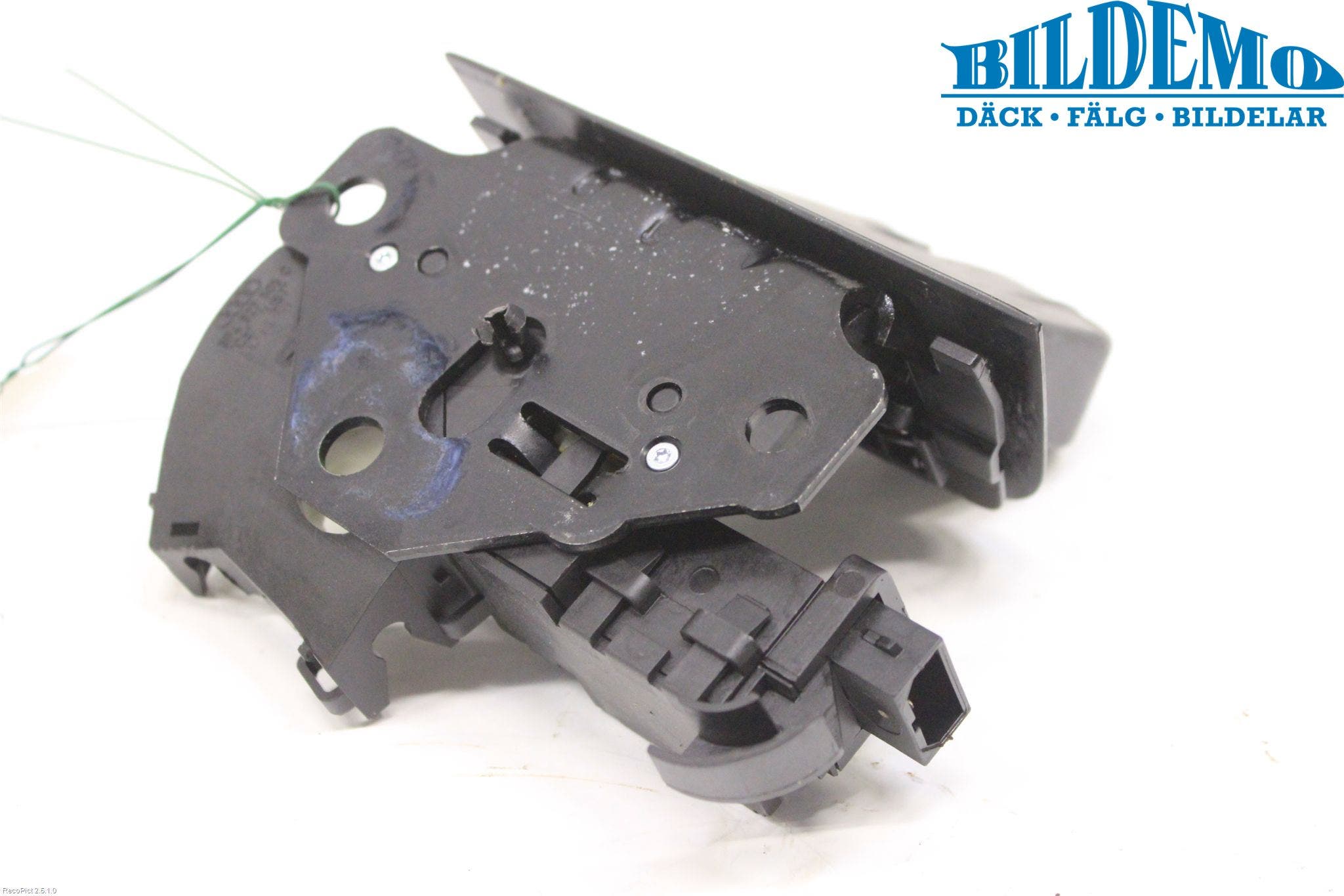 Audi A4/S4 05-07 Låskista Baklucka