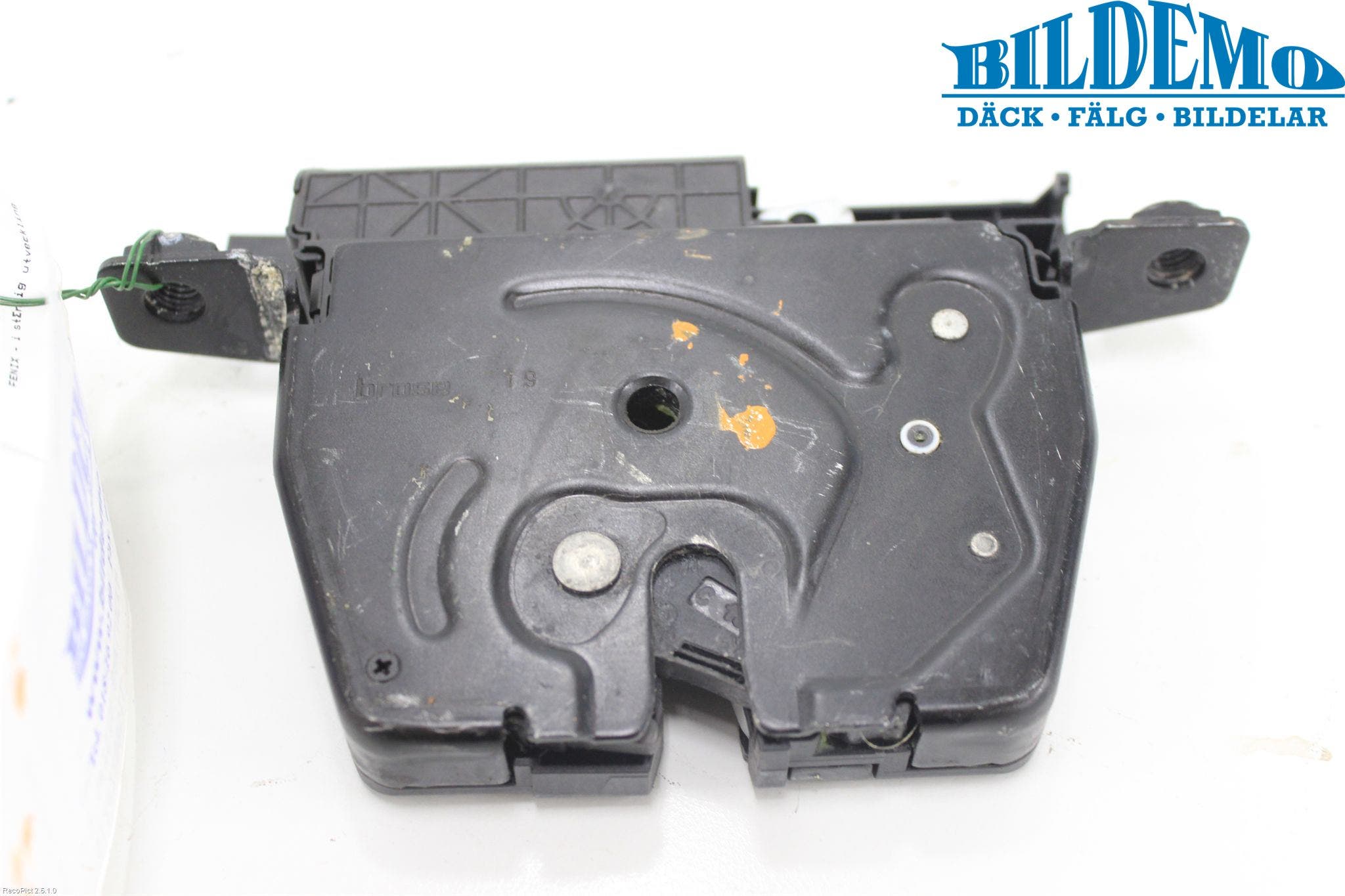 BMW X1 E84 10-15 Låskista Baklucka