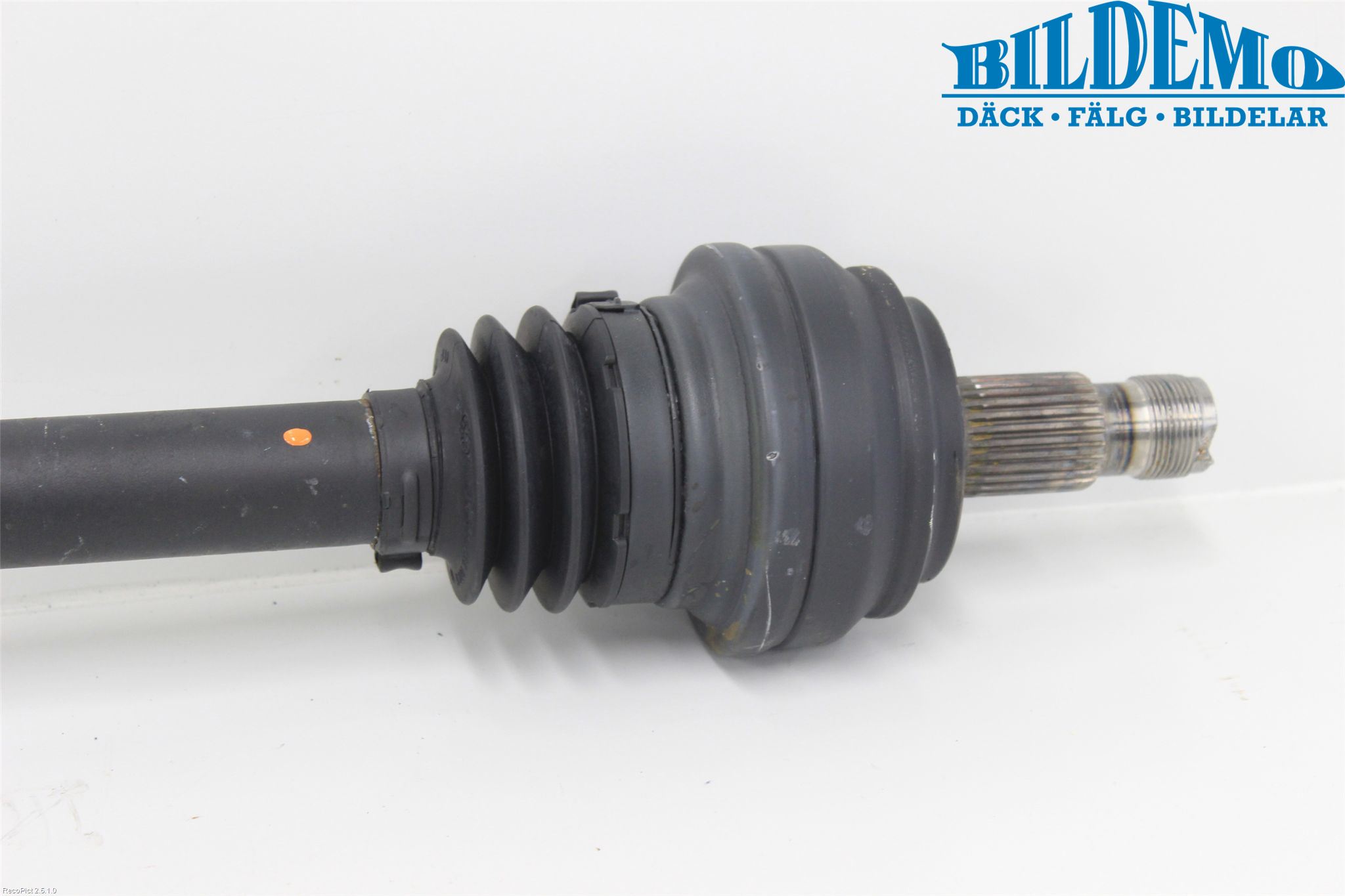Mercedes-Benz MB C-KLASS (W205) 14-21 Drivaxel Bak Vänster