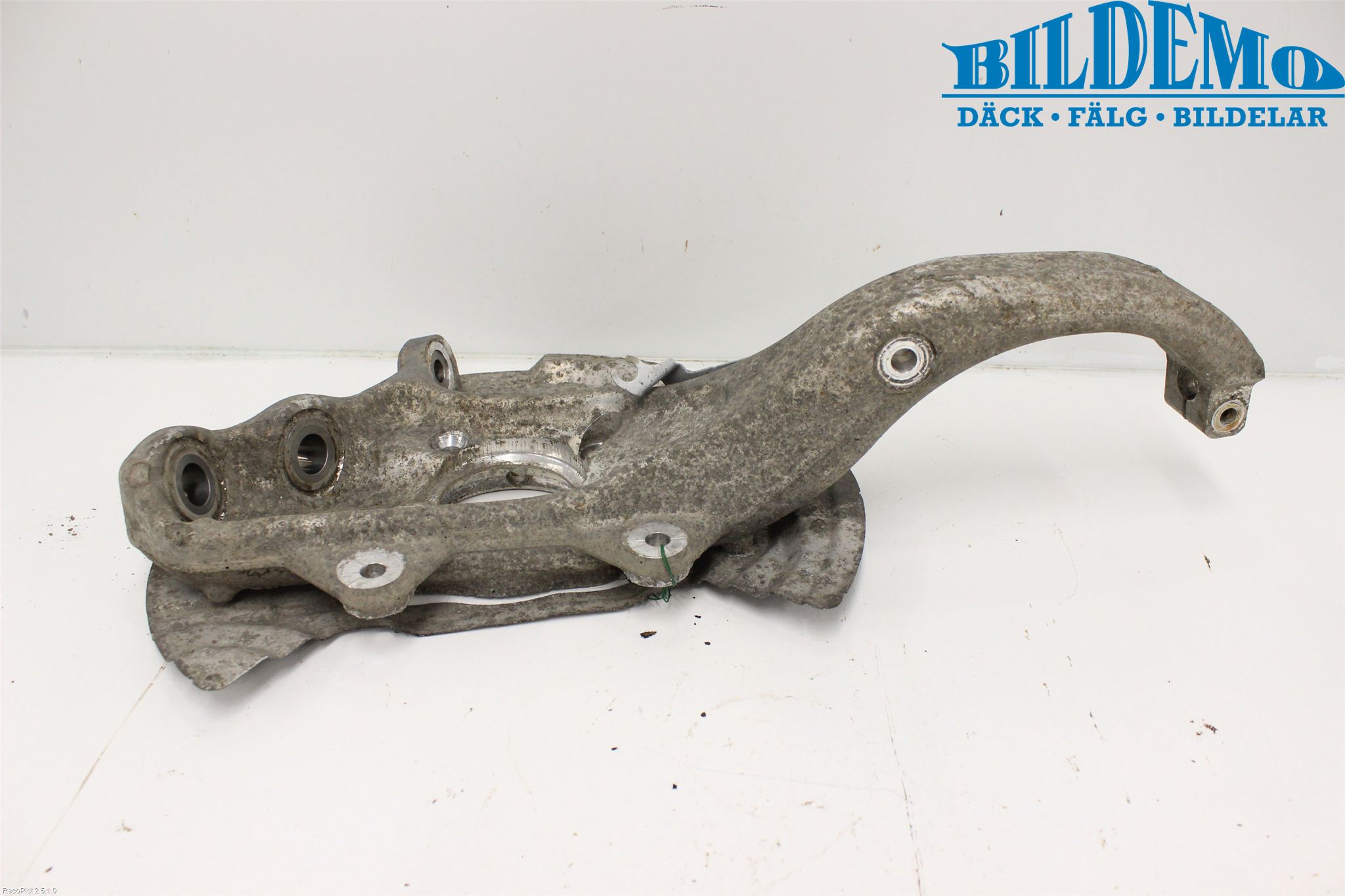 BMW X6 E71/E72   08-14 Styrspindel Lagerhus Hö