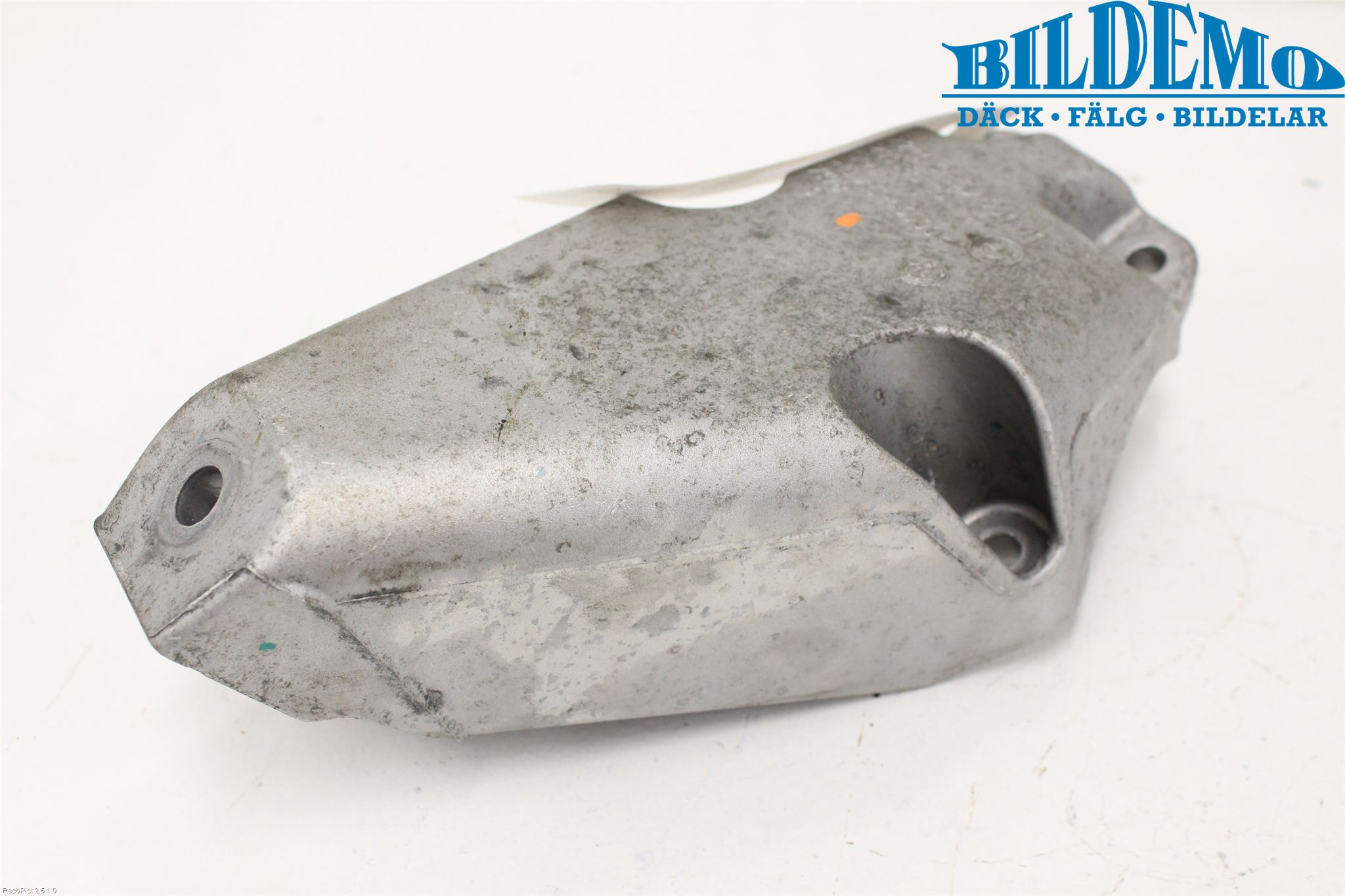 BMW 5 F10/F11/F18 09-17 Motorfäste